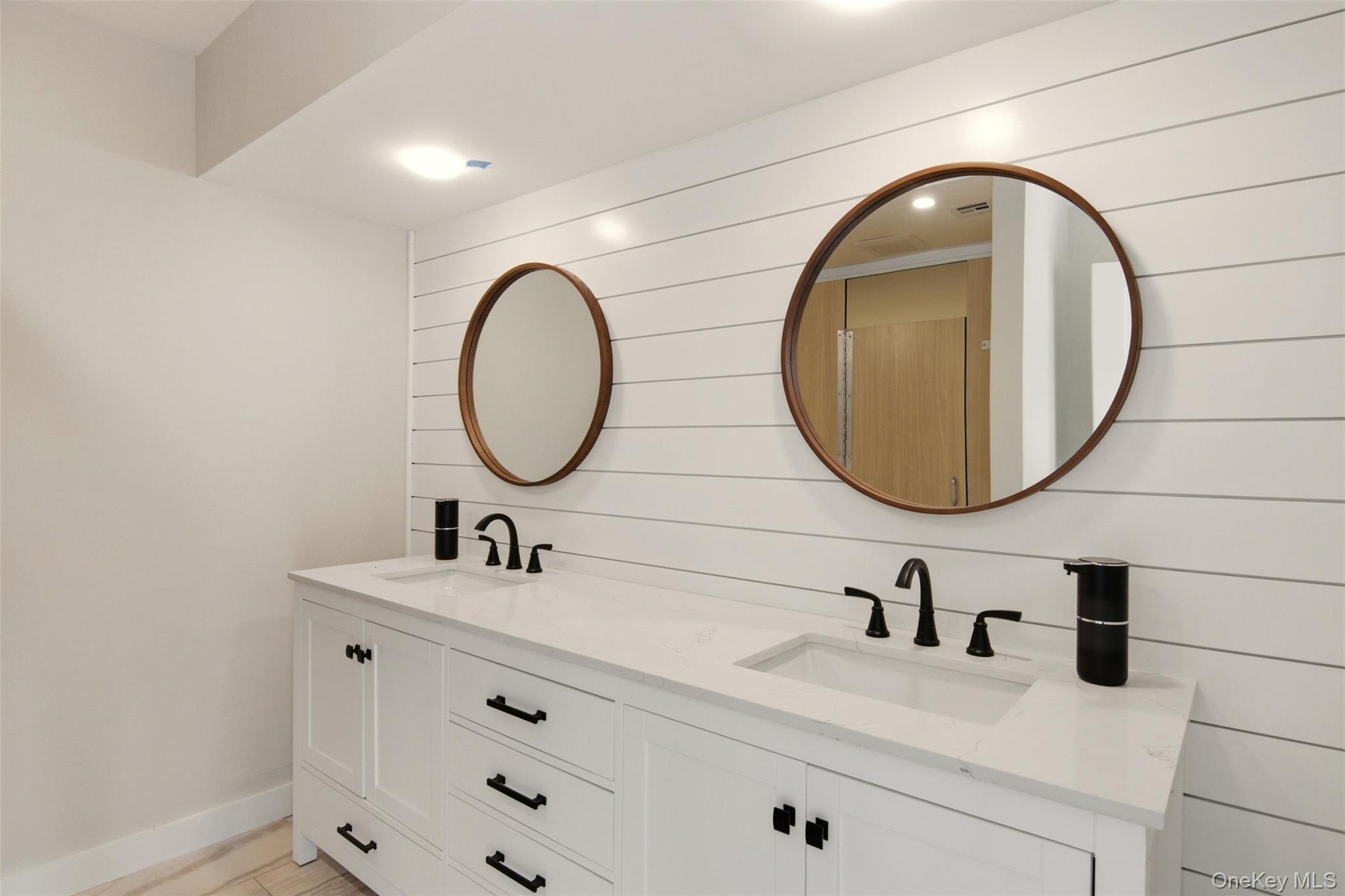 2460 Shipyard Lane 5g2 Property Photo 41