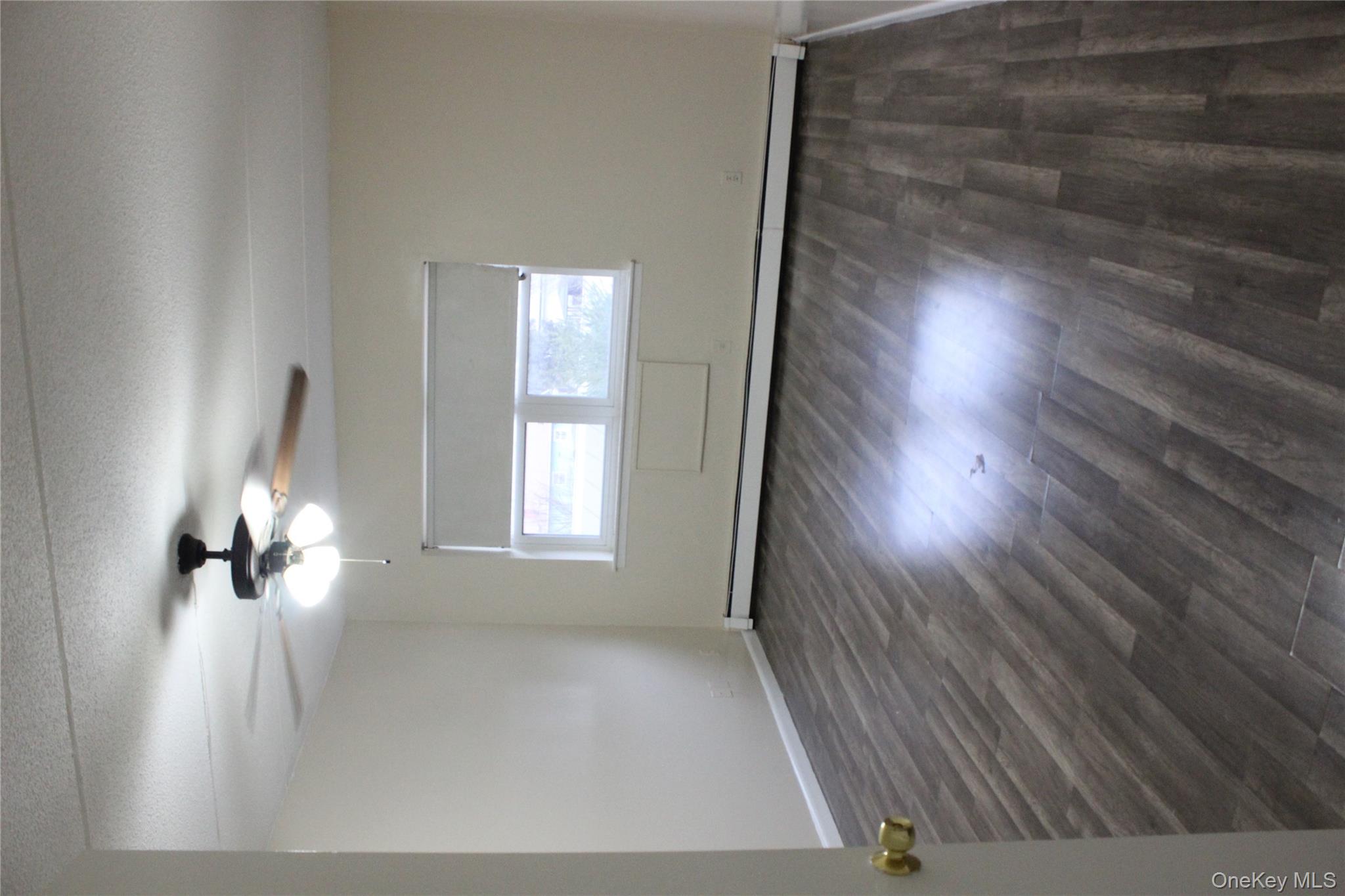 1468 Minford Place Property Photo 2