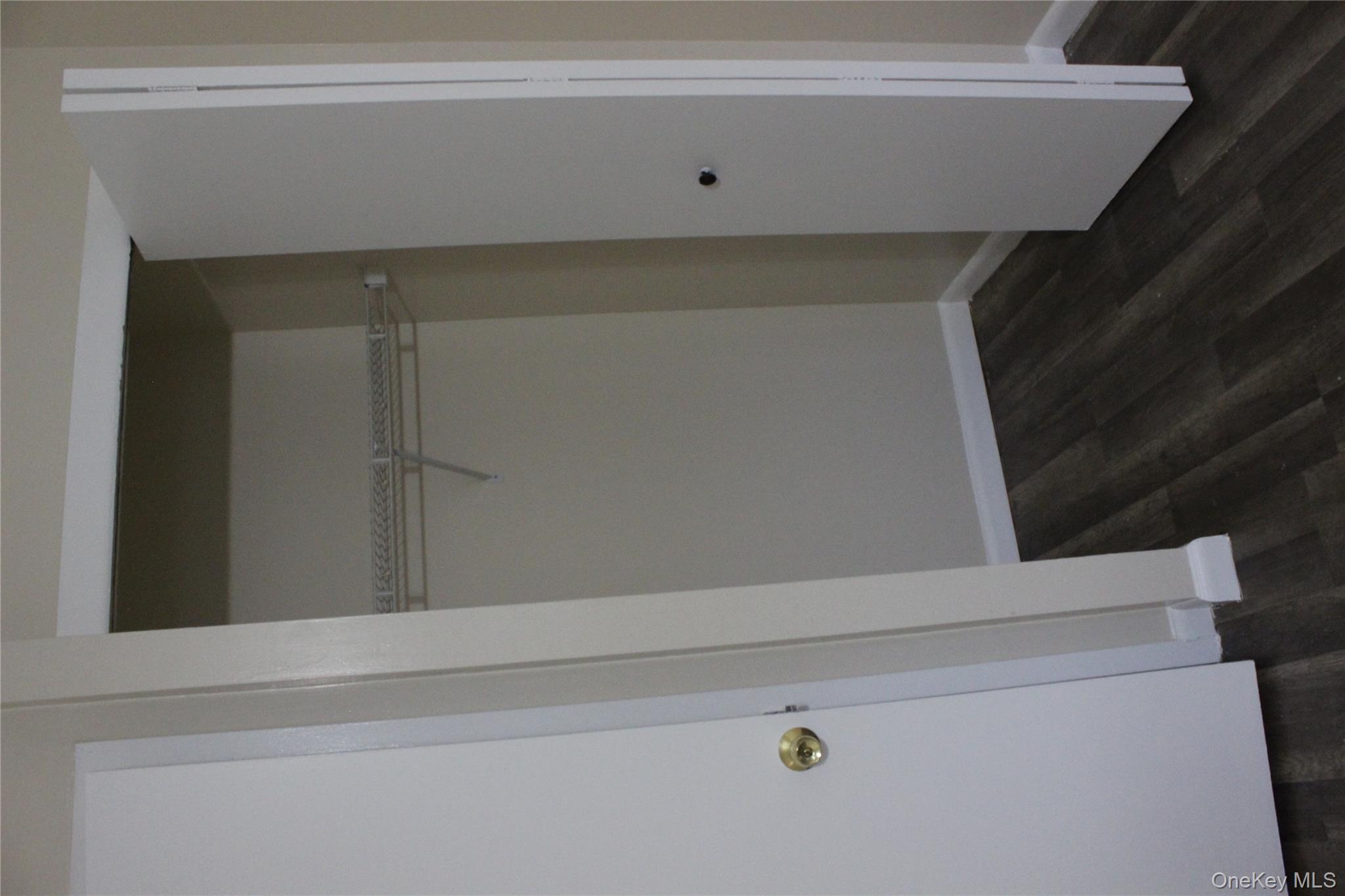 1468 Minford Place Property Photo 3