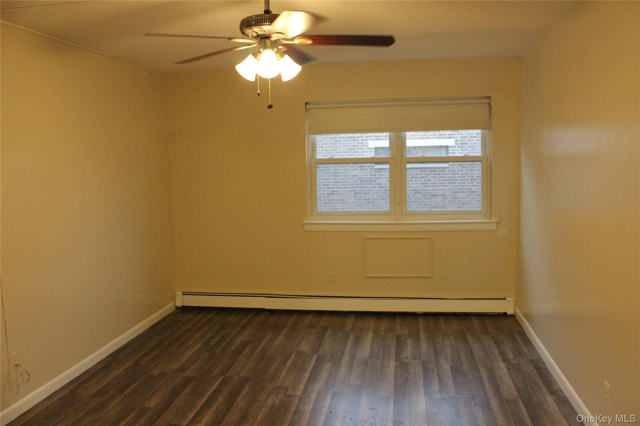 1468 Minford Place Property Photo 7