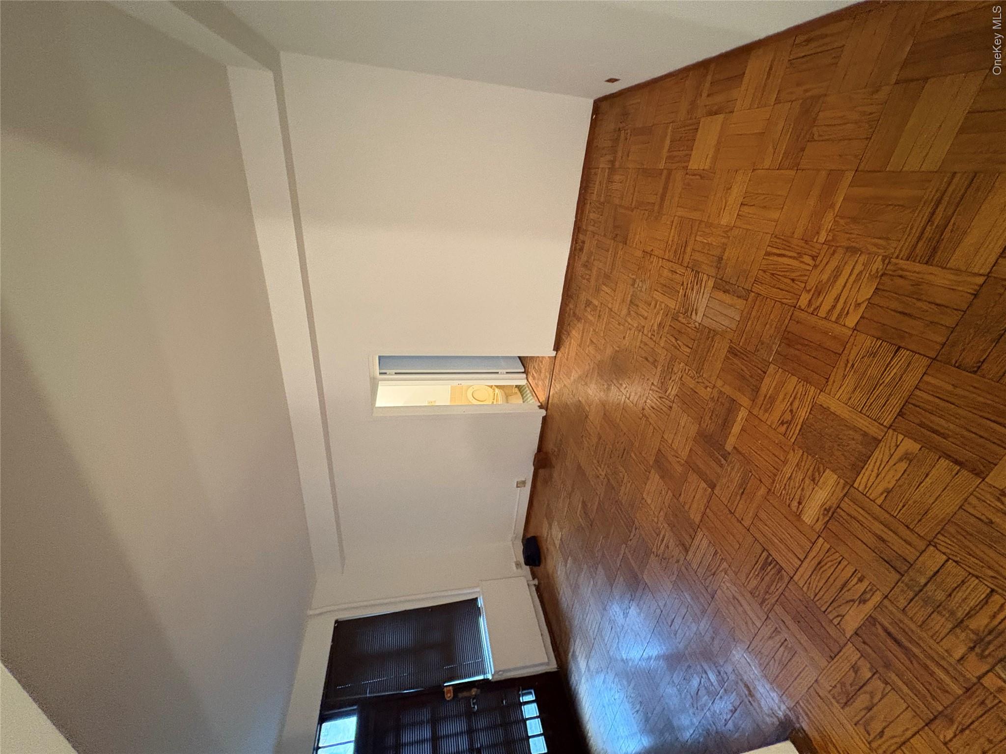 24 Metropolitan Oval Me Property Photo 3