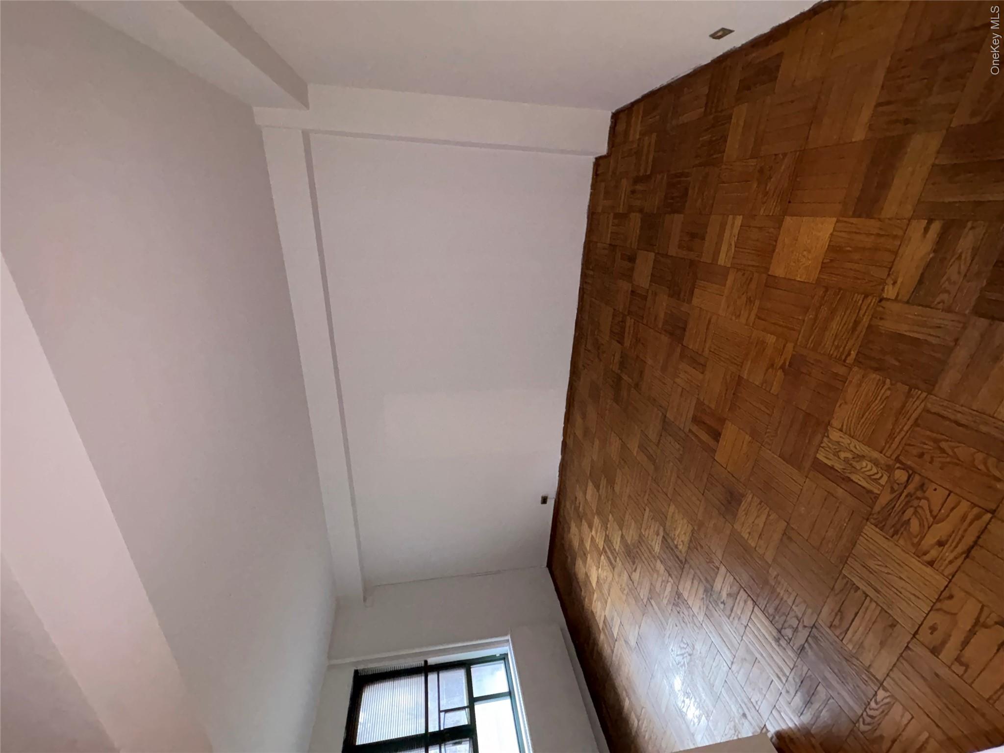 24 Metropolitan Oval Me Property Photo 5