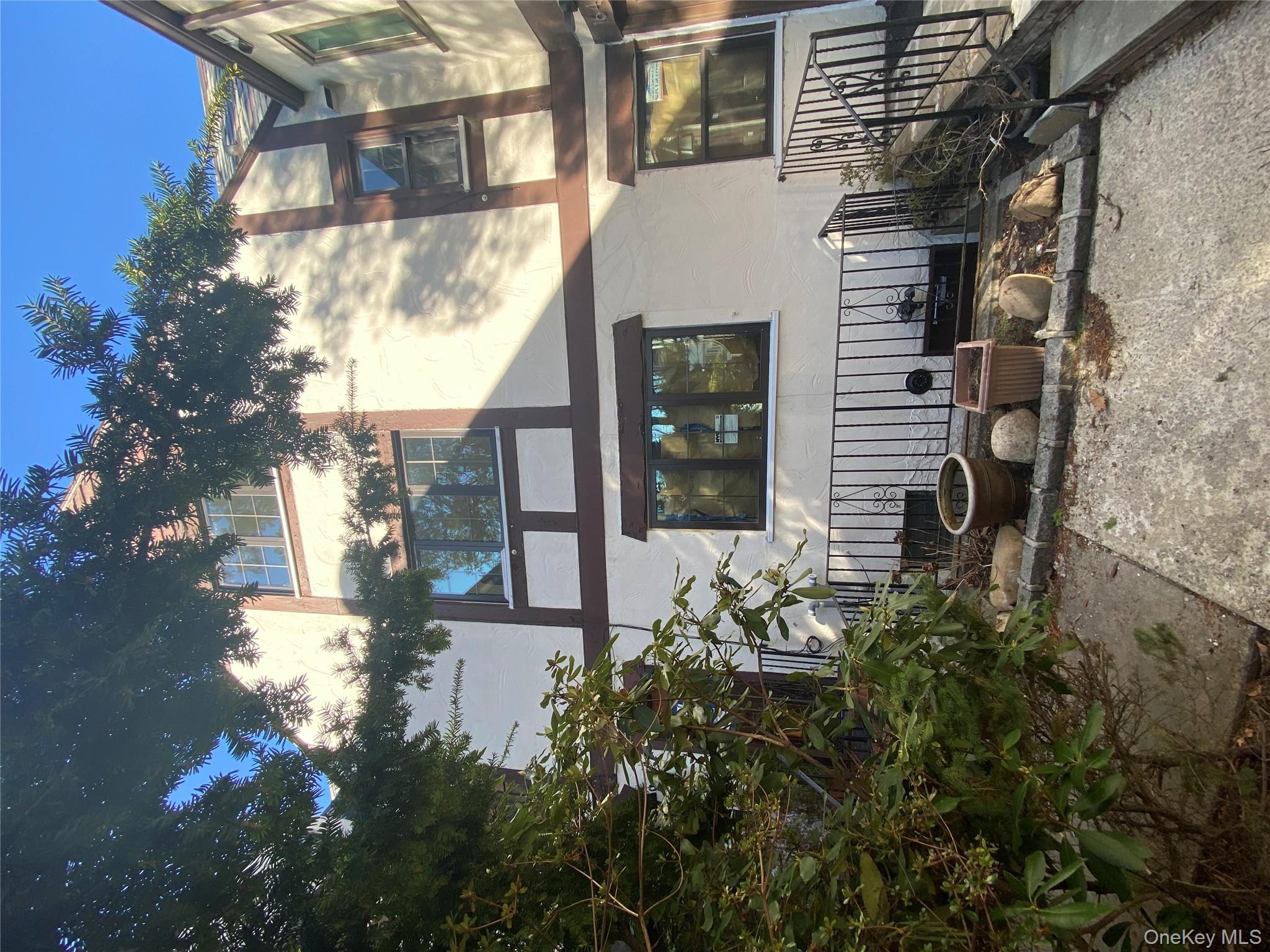 16403A 32nd Avenue Property Photo 1