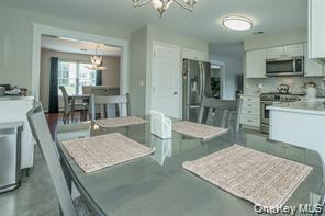 7 Valley Court Property Photo 8
