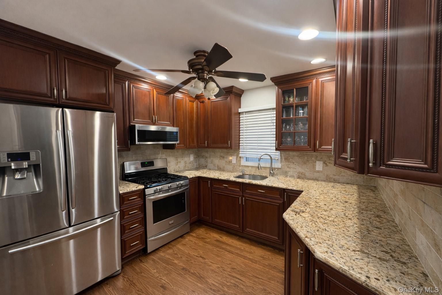 611 West Road Property Photo 6
