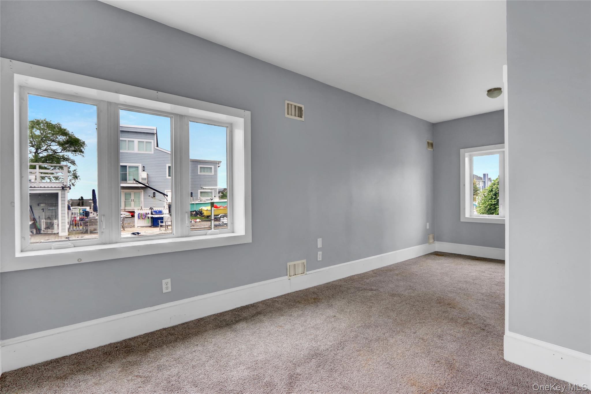 894 Bay 9th Street Property Photo 8