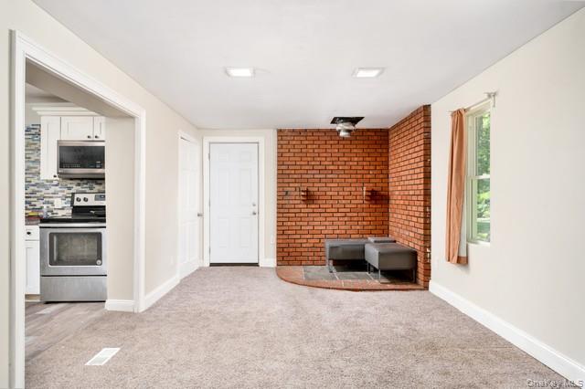10 Sunnyside Drive Property Photo 6