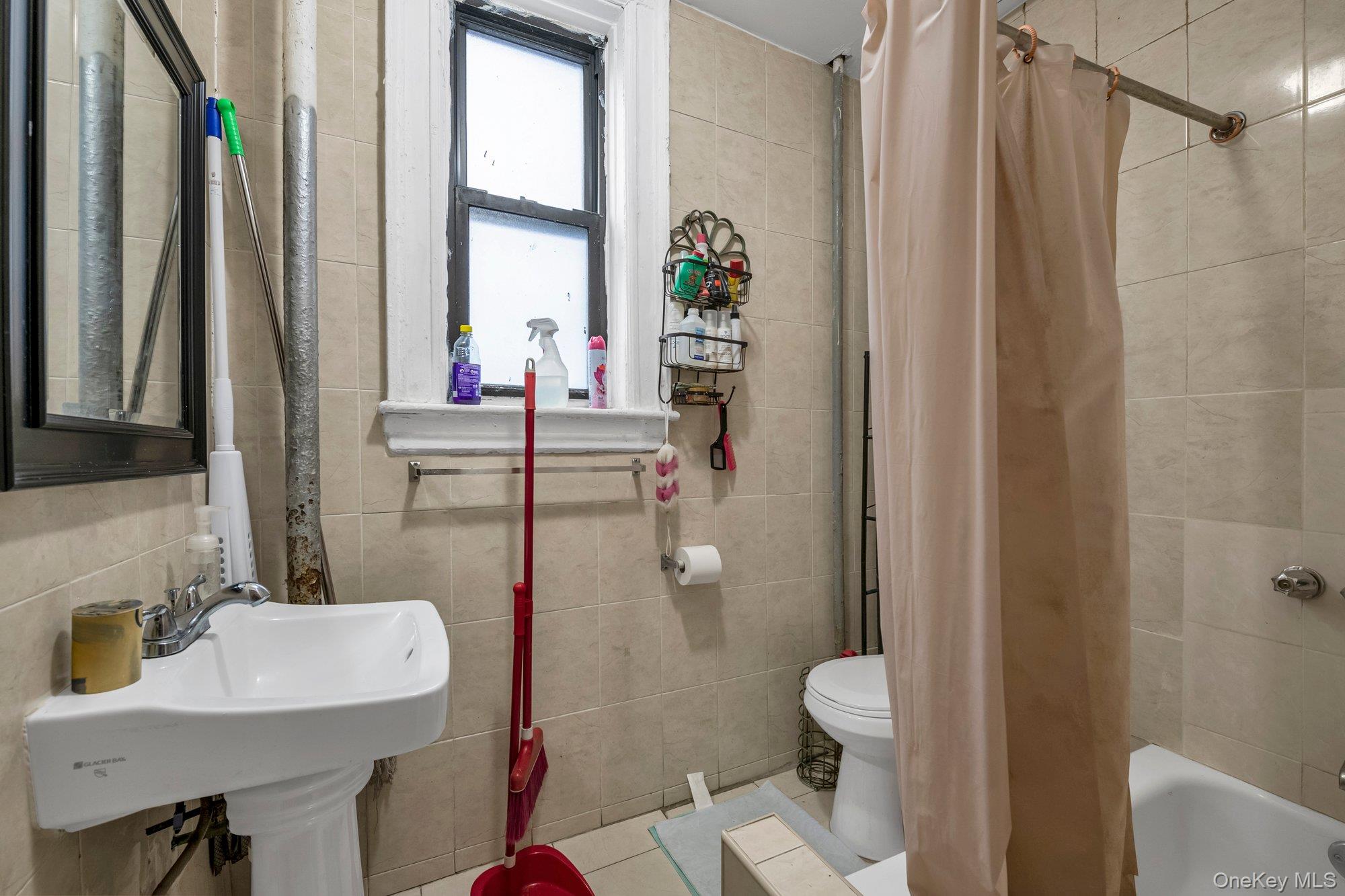 2539 Church Avenue Property Photo 11