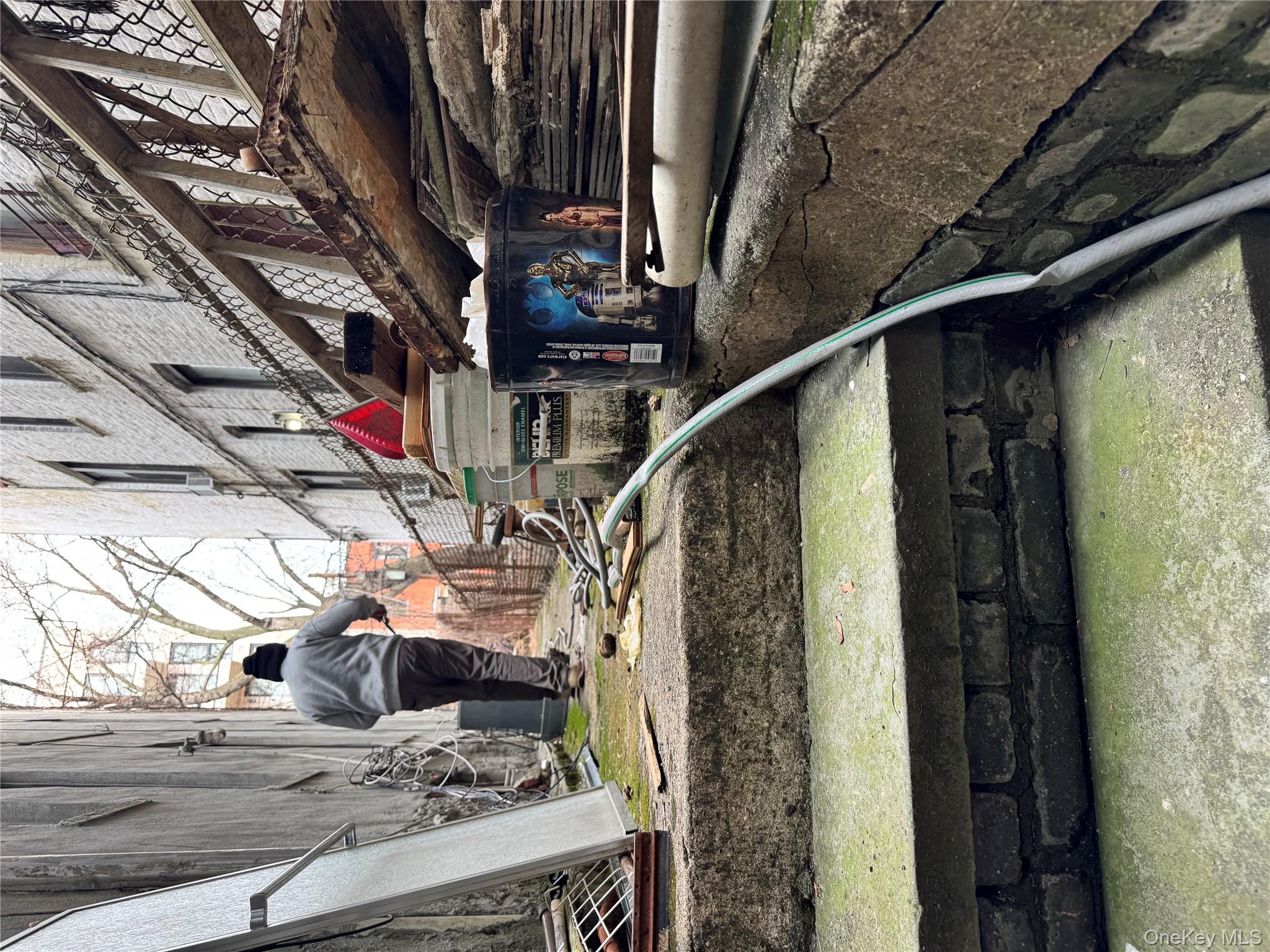 2539 Church Avenue Property Photo 27
