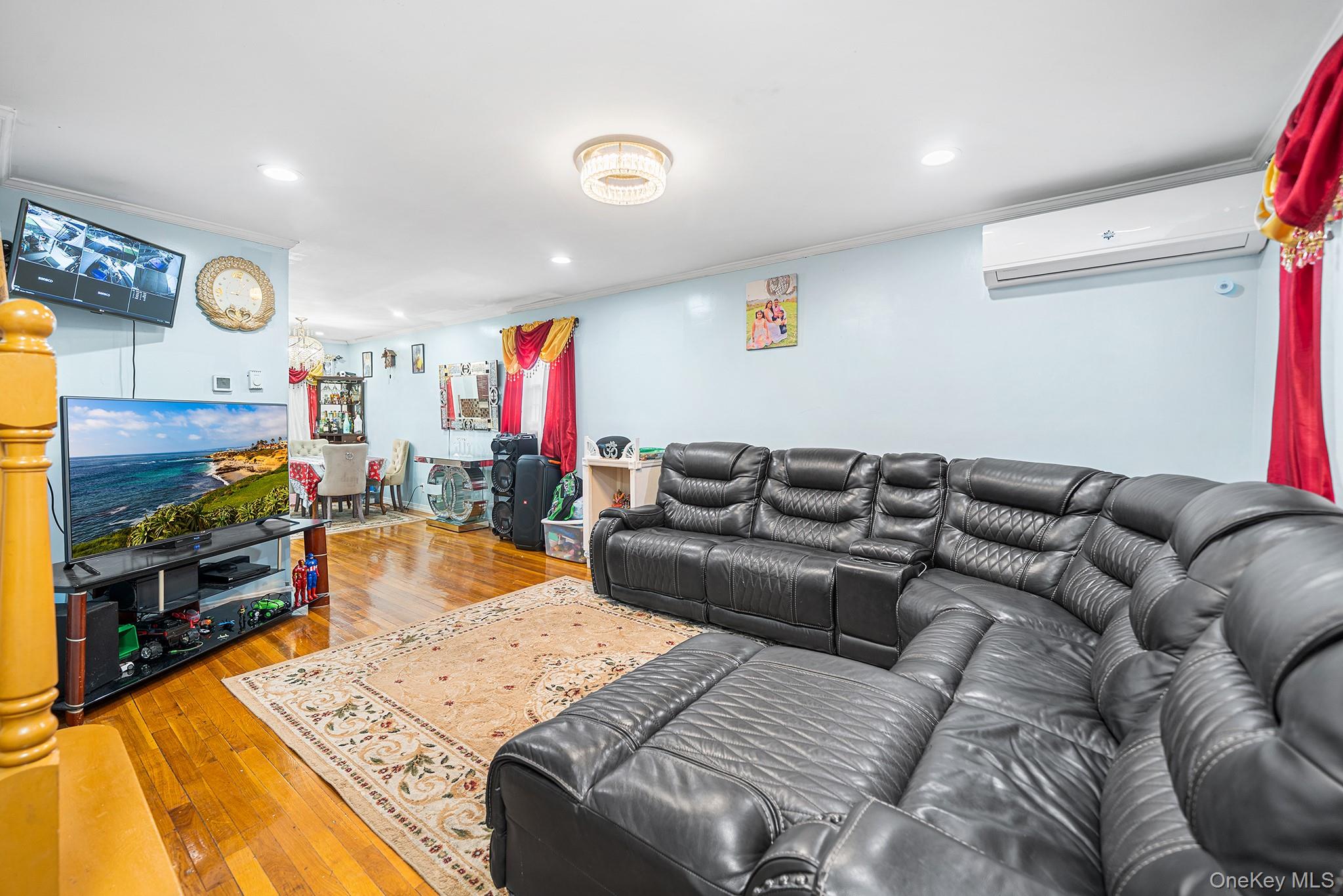 120-38 Inwood Street Property Photo 4