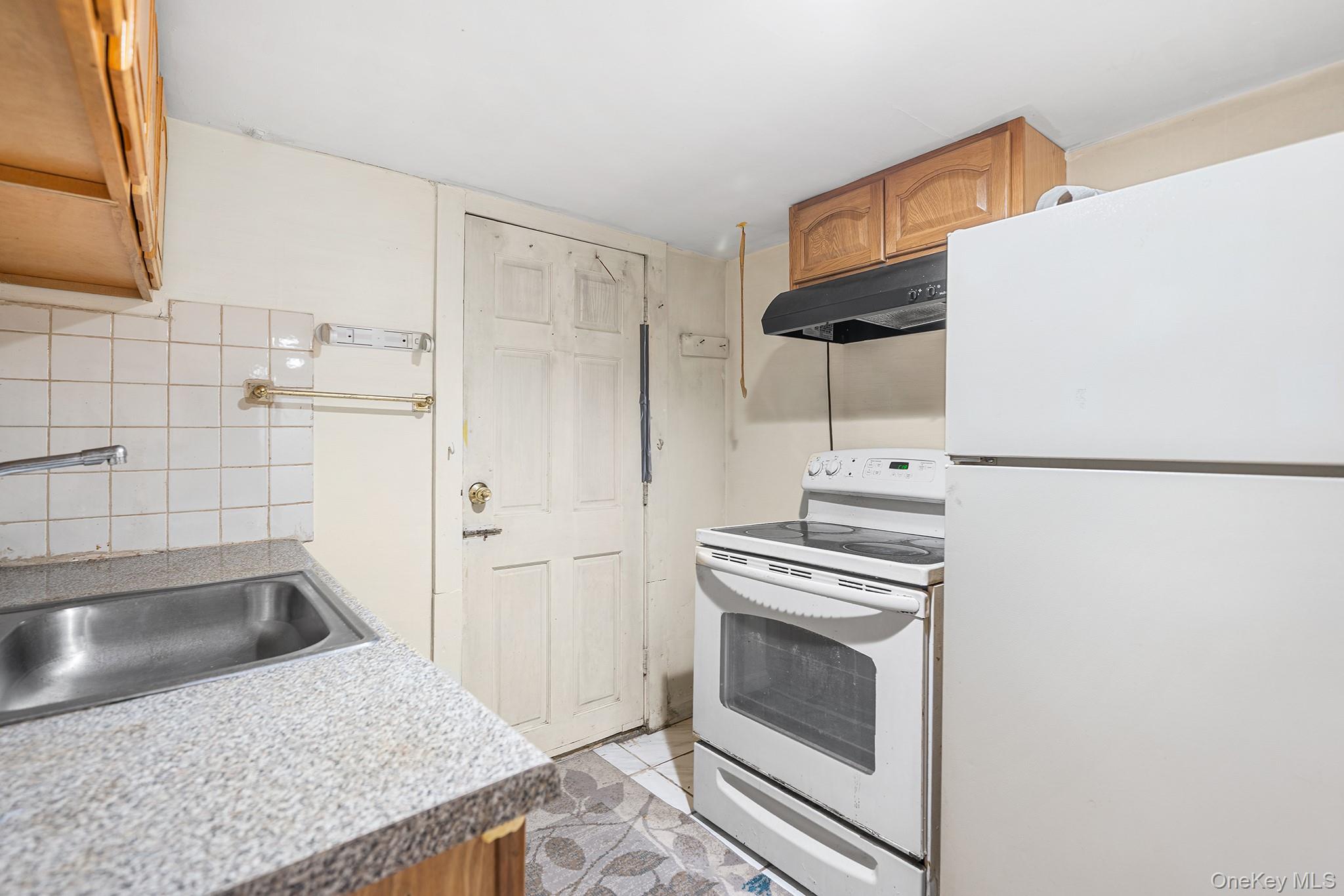 120-38 Inwood Street Property Photo 15