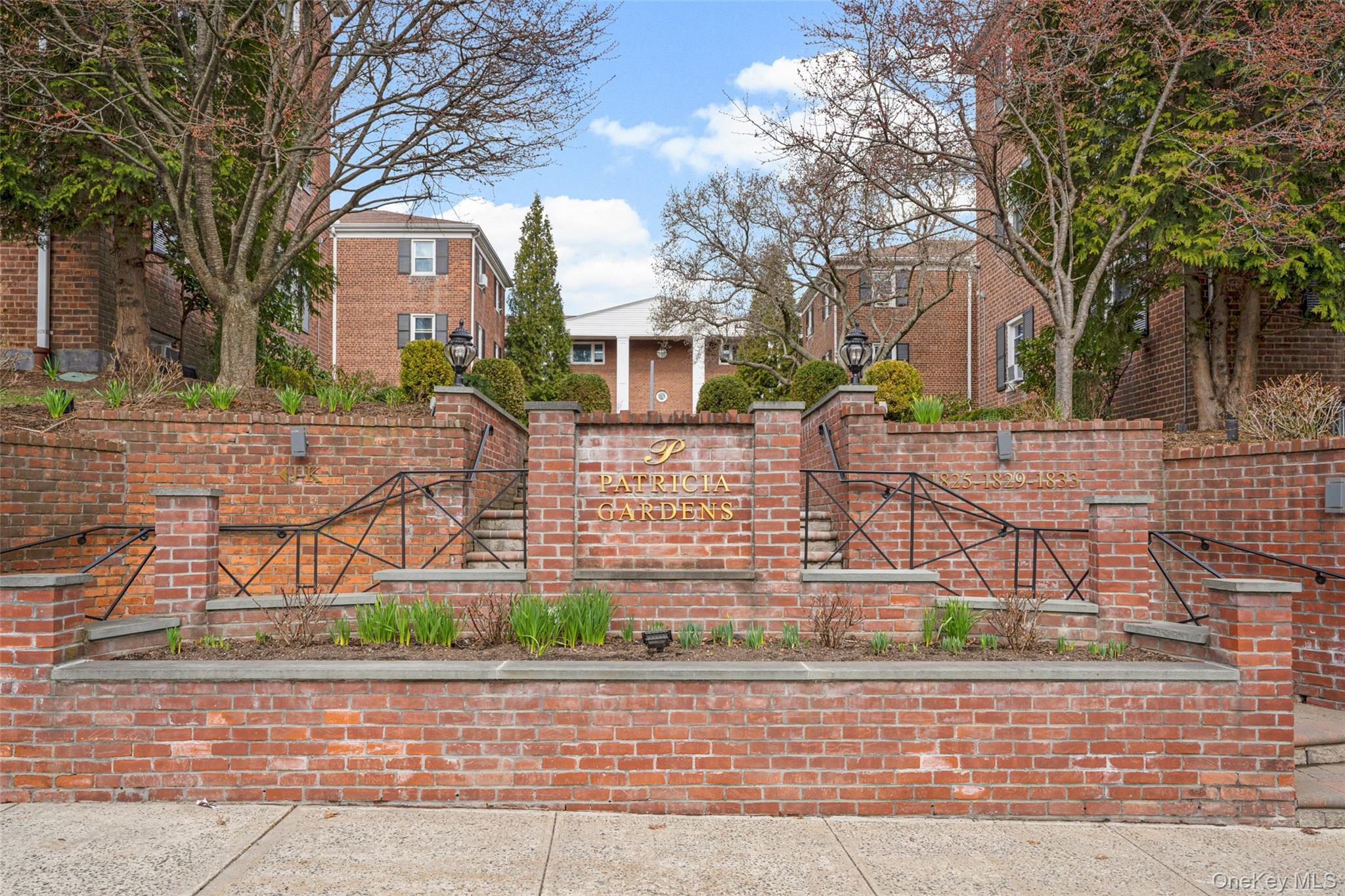 1825 Palmer Avenue 2d Property Photo 1