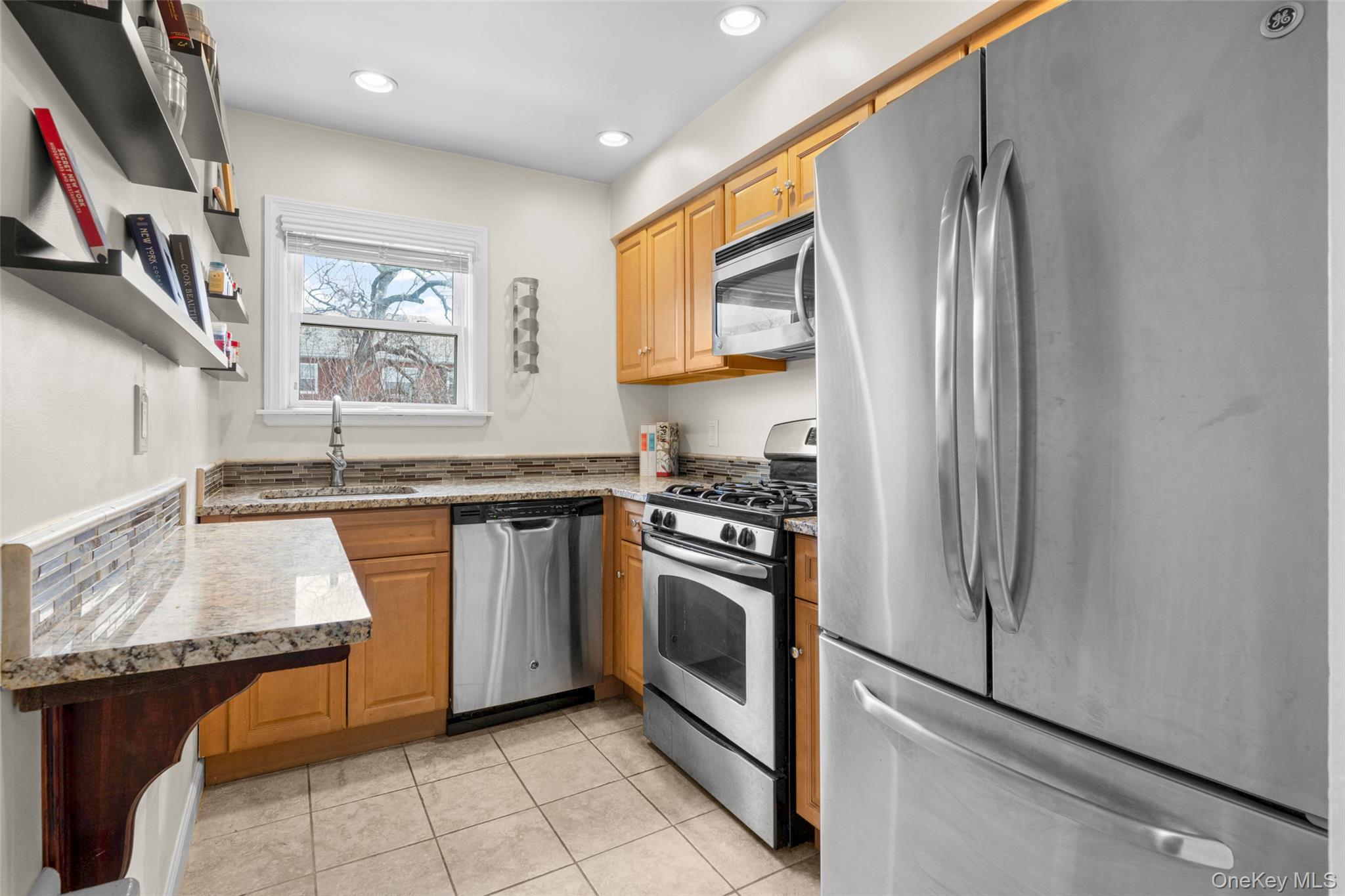 1825 Palmer Avenue 2d Property Photo 9