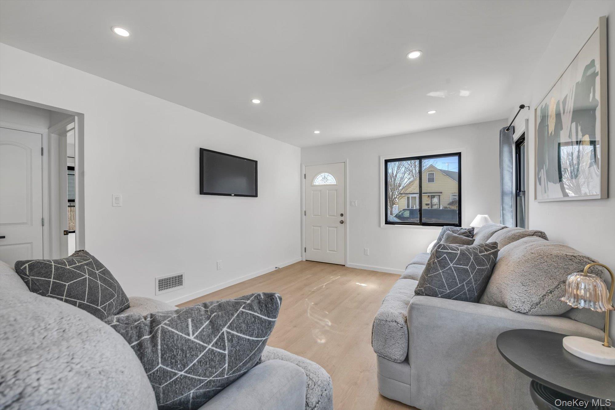 1568 Madison Street Property Photo 3