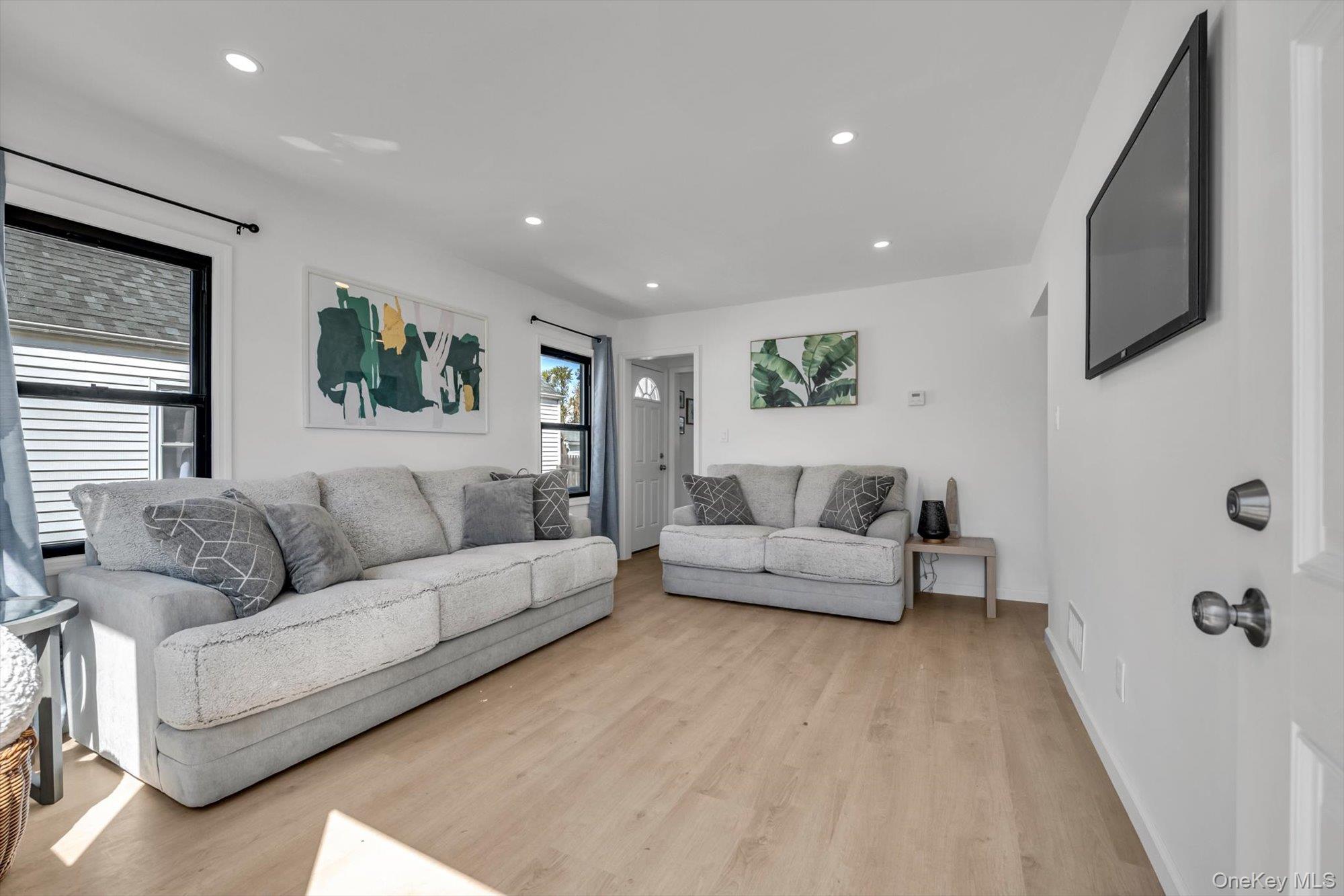 1568 Madison Street Property Photo 4