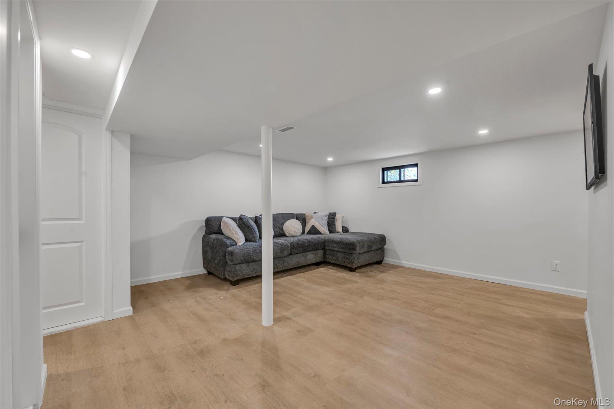 1568 Madison Street Property Photo 14