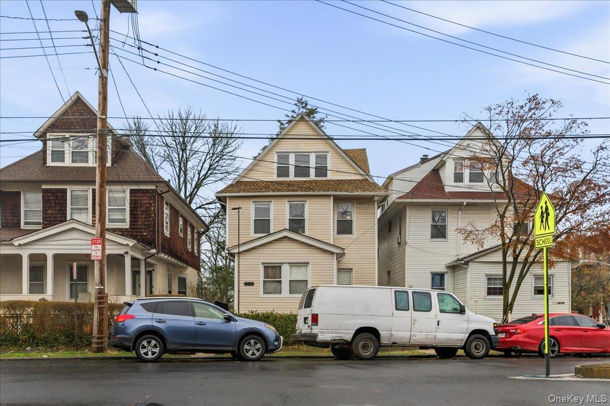 329 Union Avenue Property Photo 4
