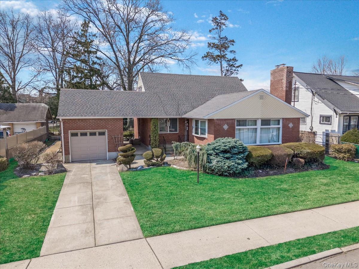 120-44 194th Street Property Photo 3