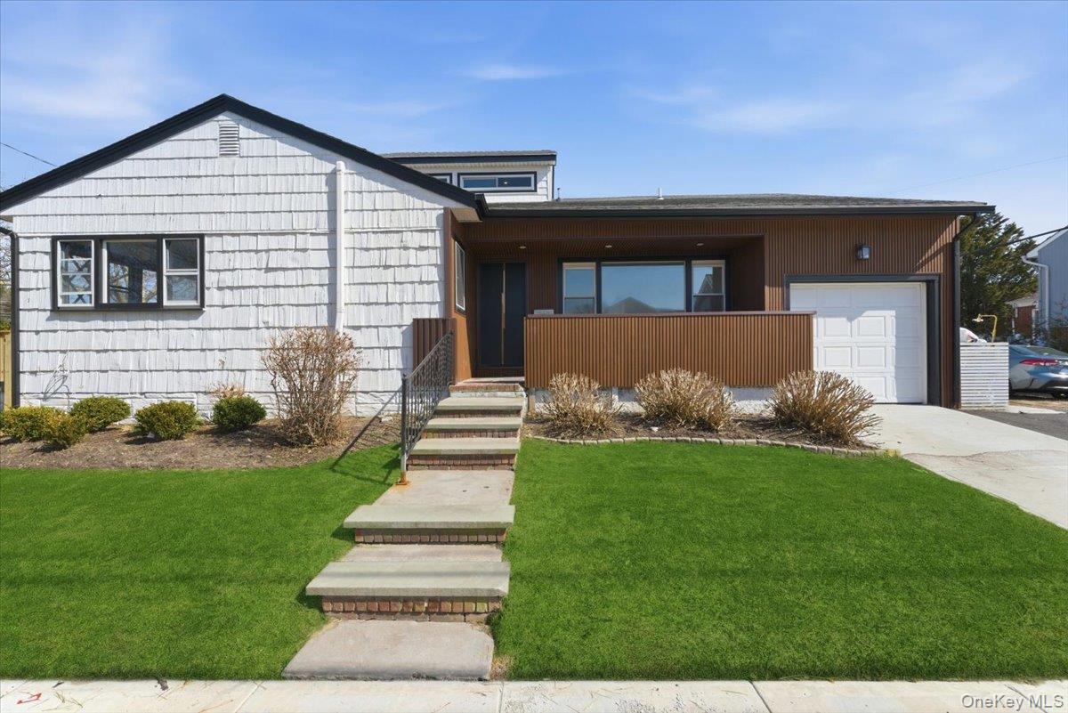 1895 Park Street Property Photo 1