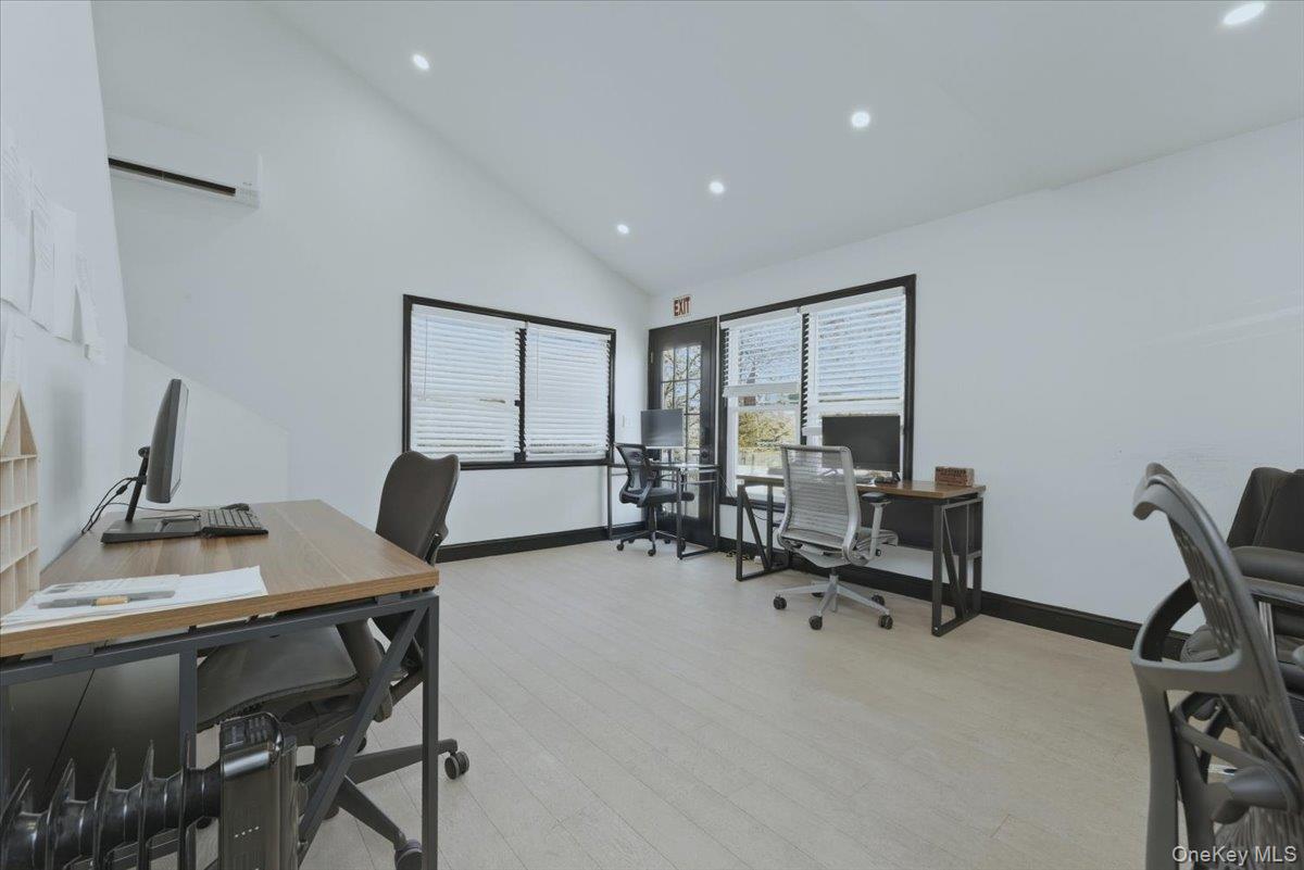 1895 Park Street Property Photo 7