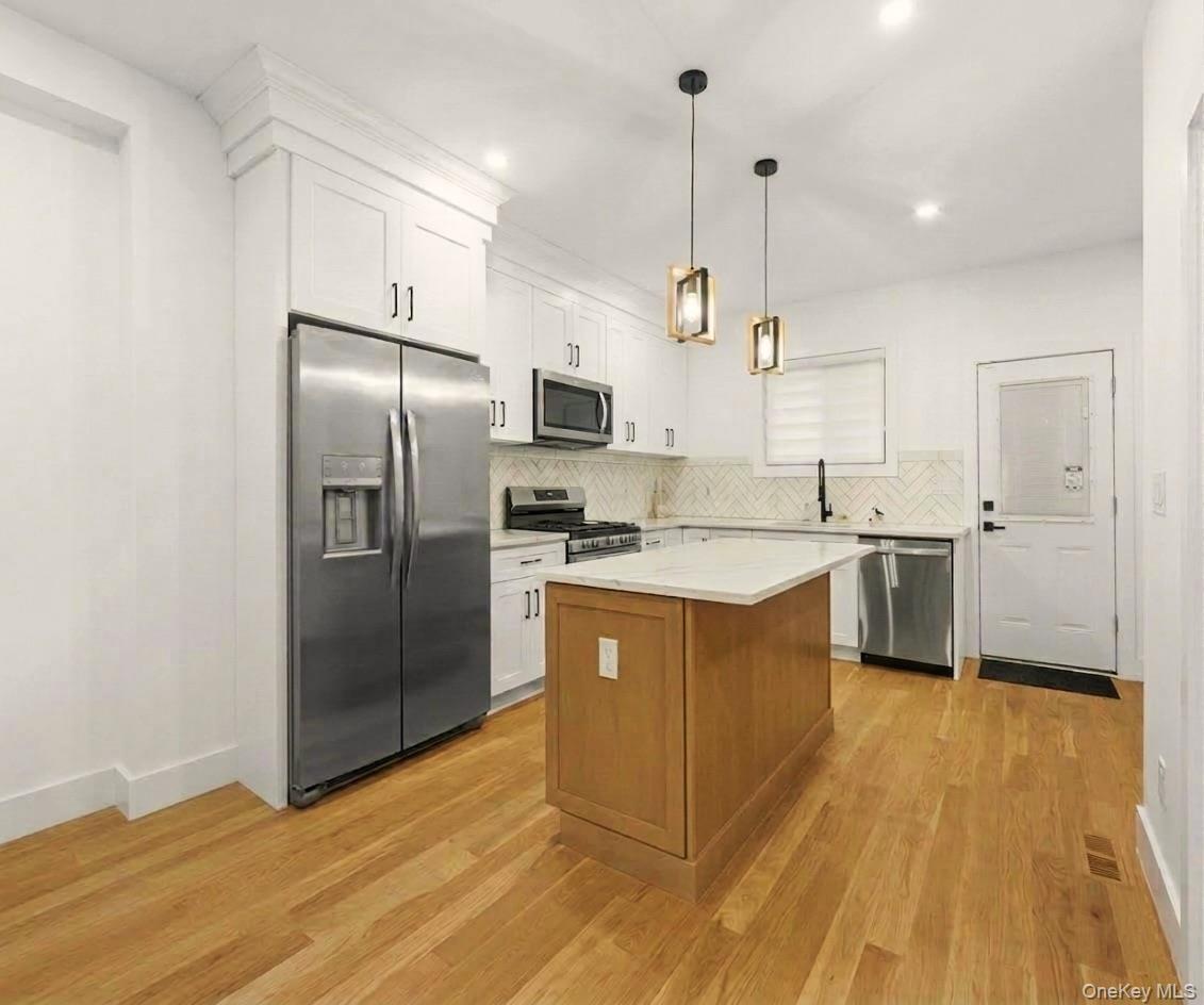 1173 E 43rd Street Property Photo 3