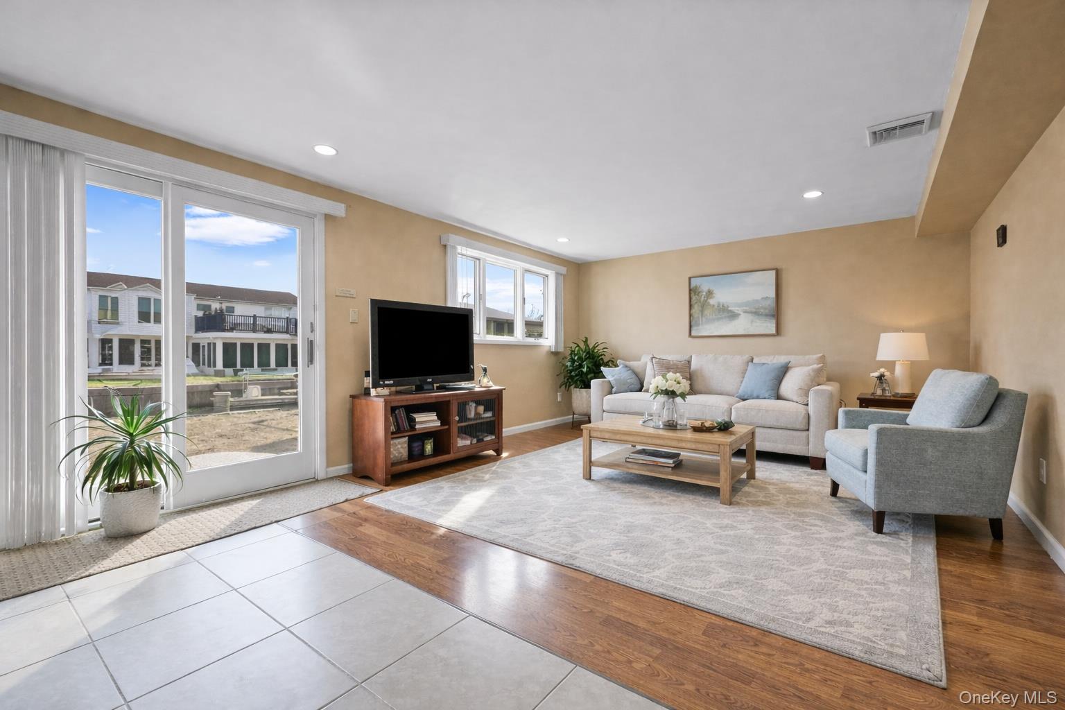 3727 Oceanside Road Property Photo 16