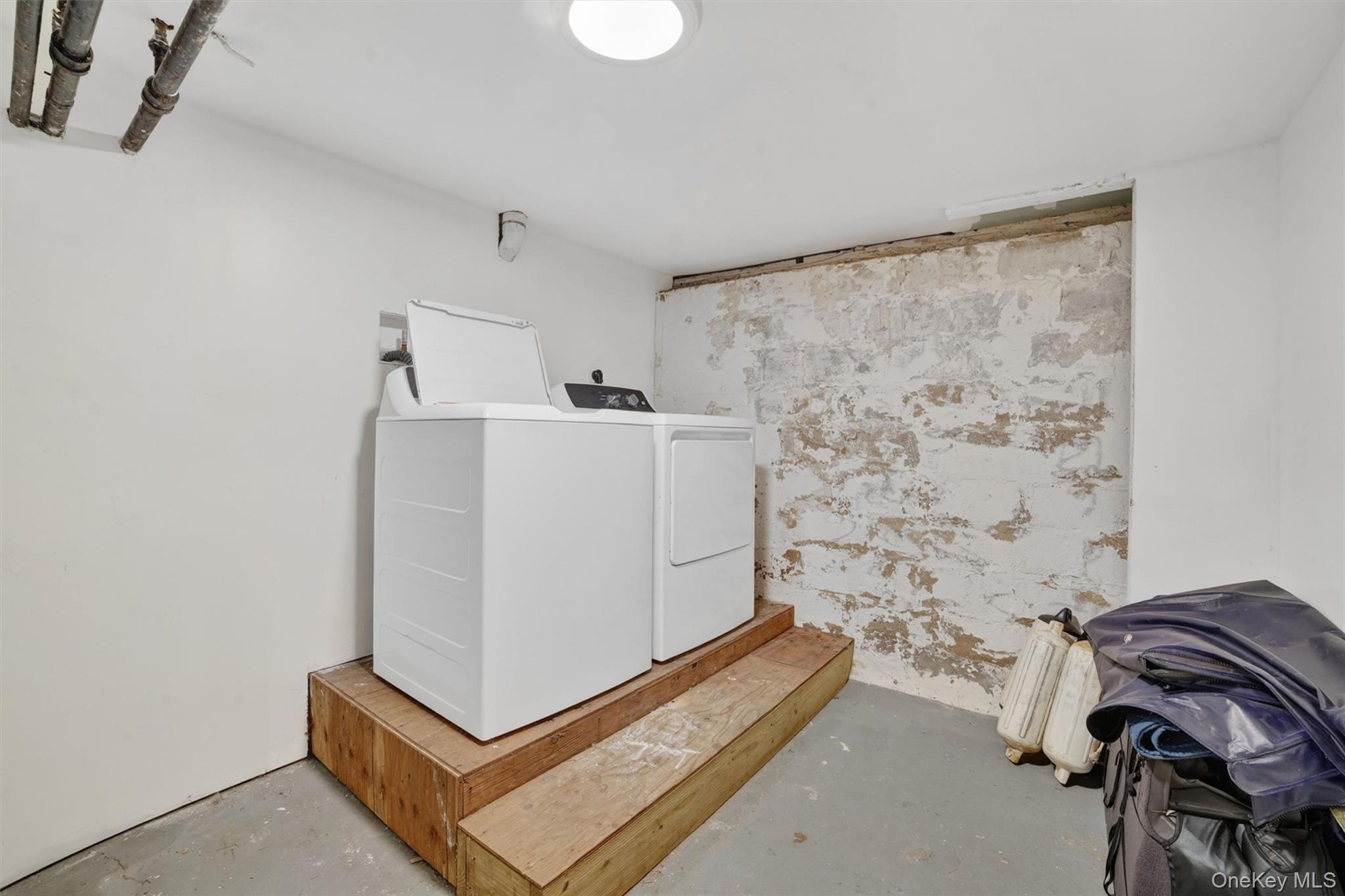 903 Howard Avenue Property Photo 32