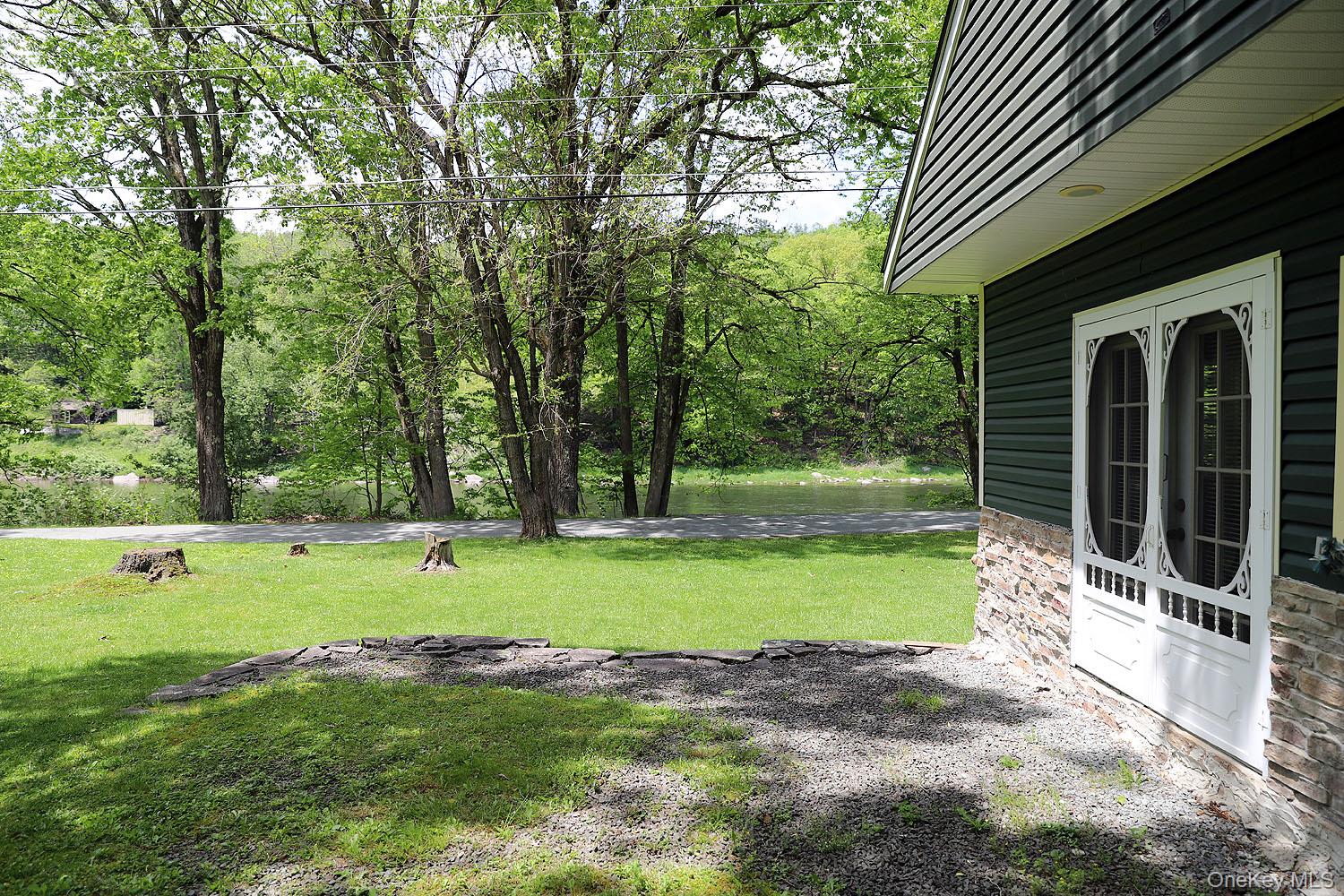 860 River Road Property Photo 36