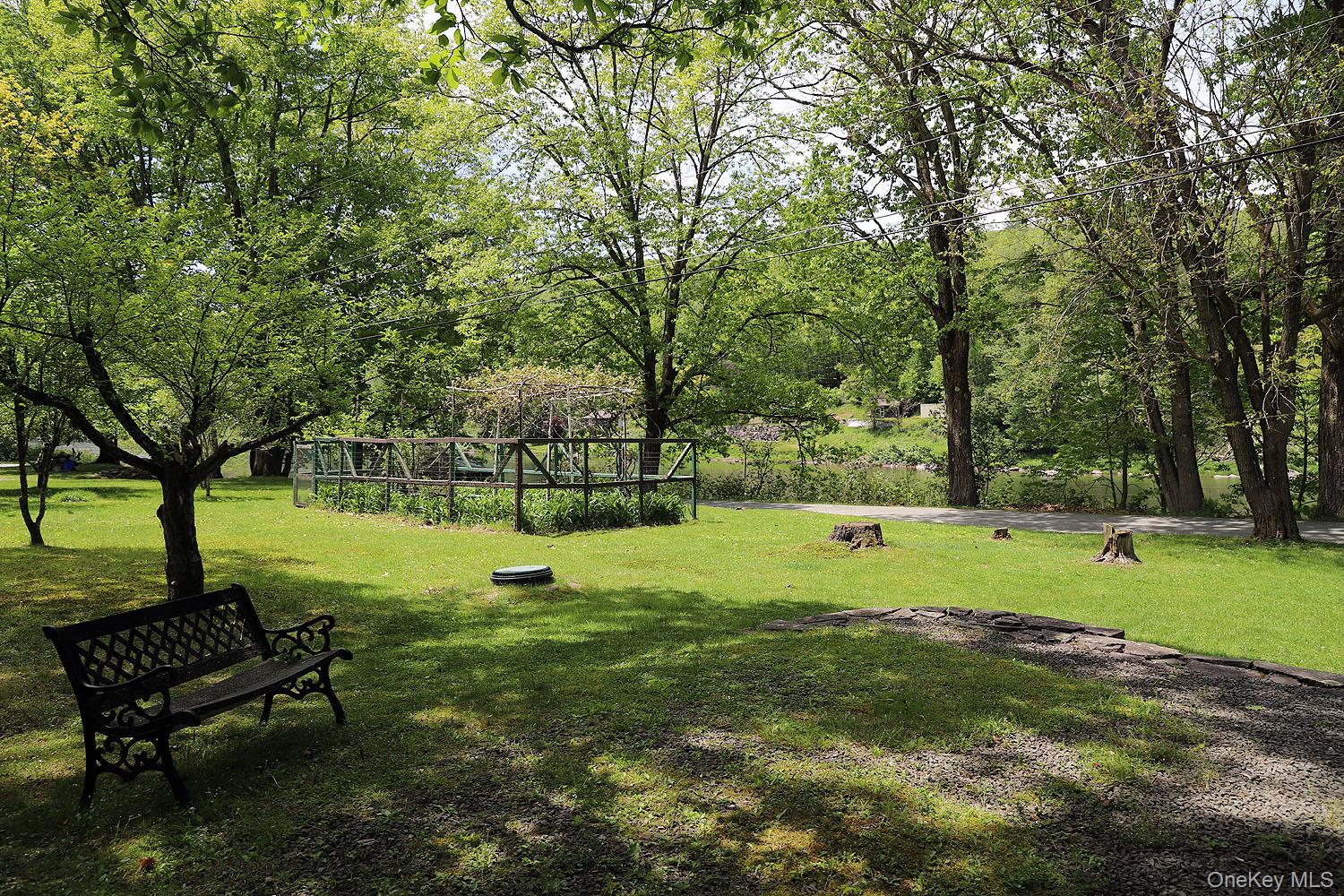 860 River Road Property Photo 37