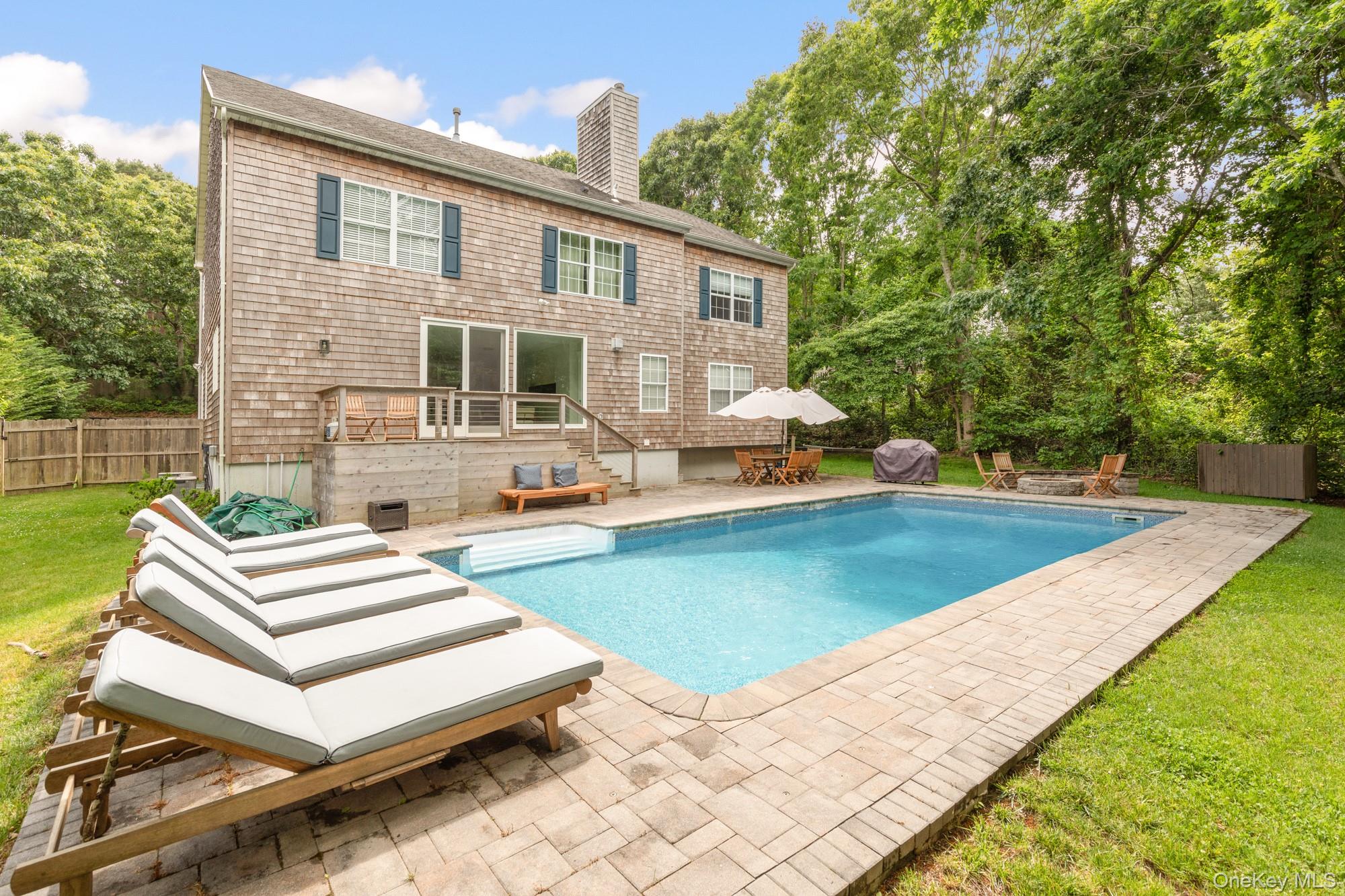 191 Shinnecock Hills Road Property Photo 2
