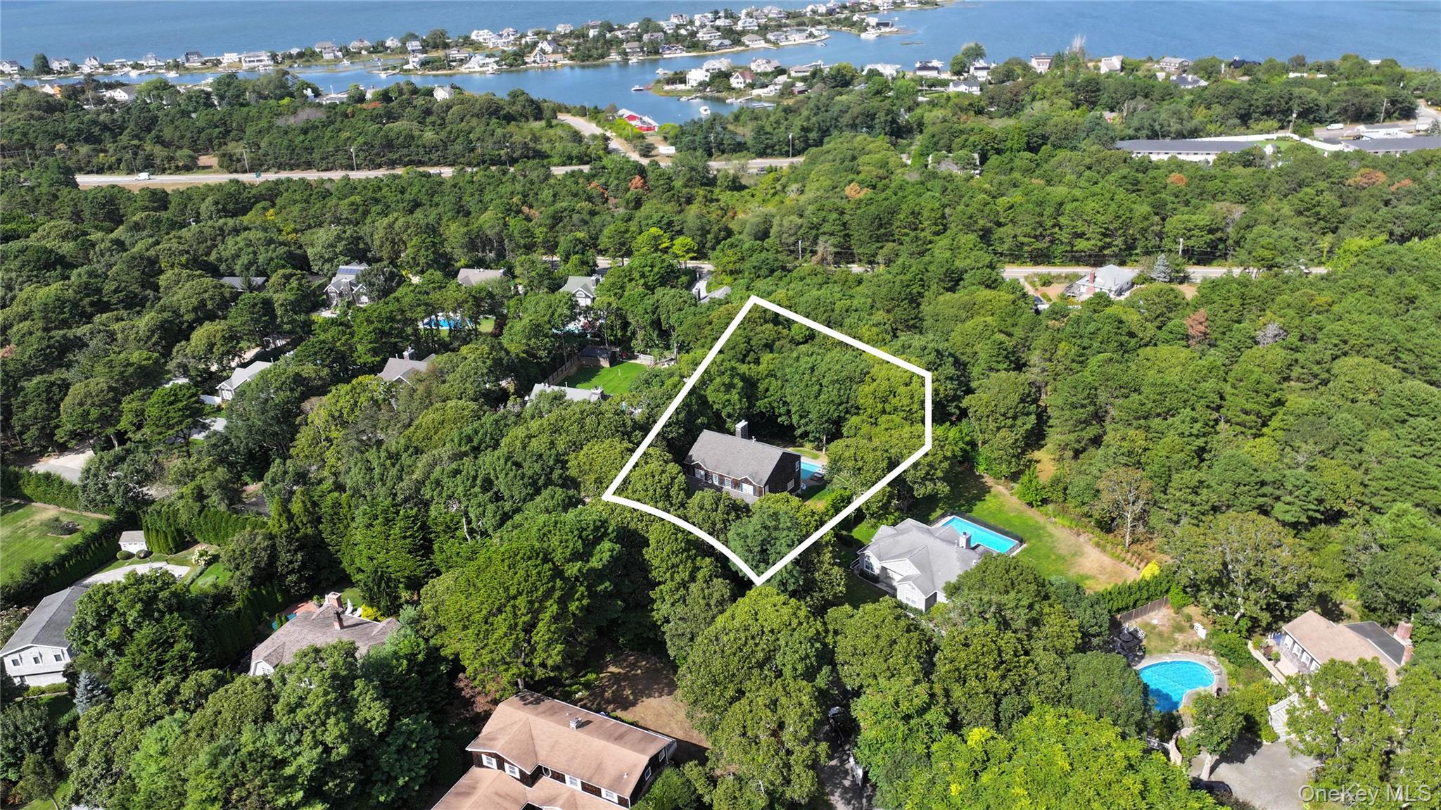191 Shinnecock Hills Road Property Photo 3