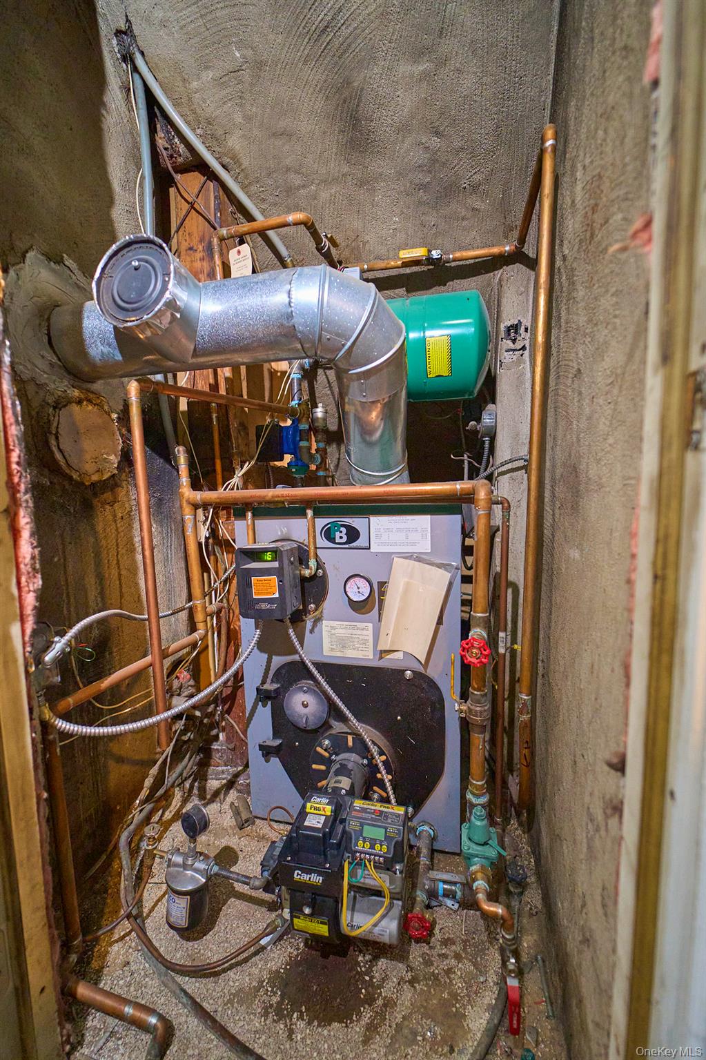 50 Tower Lane Property Photo 19