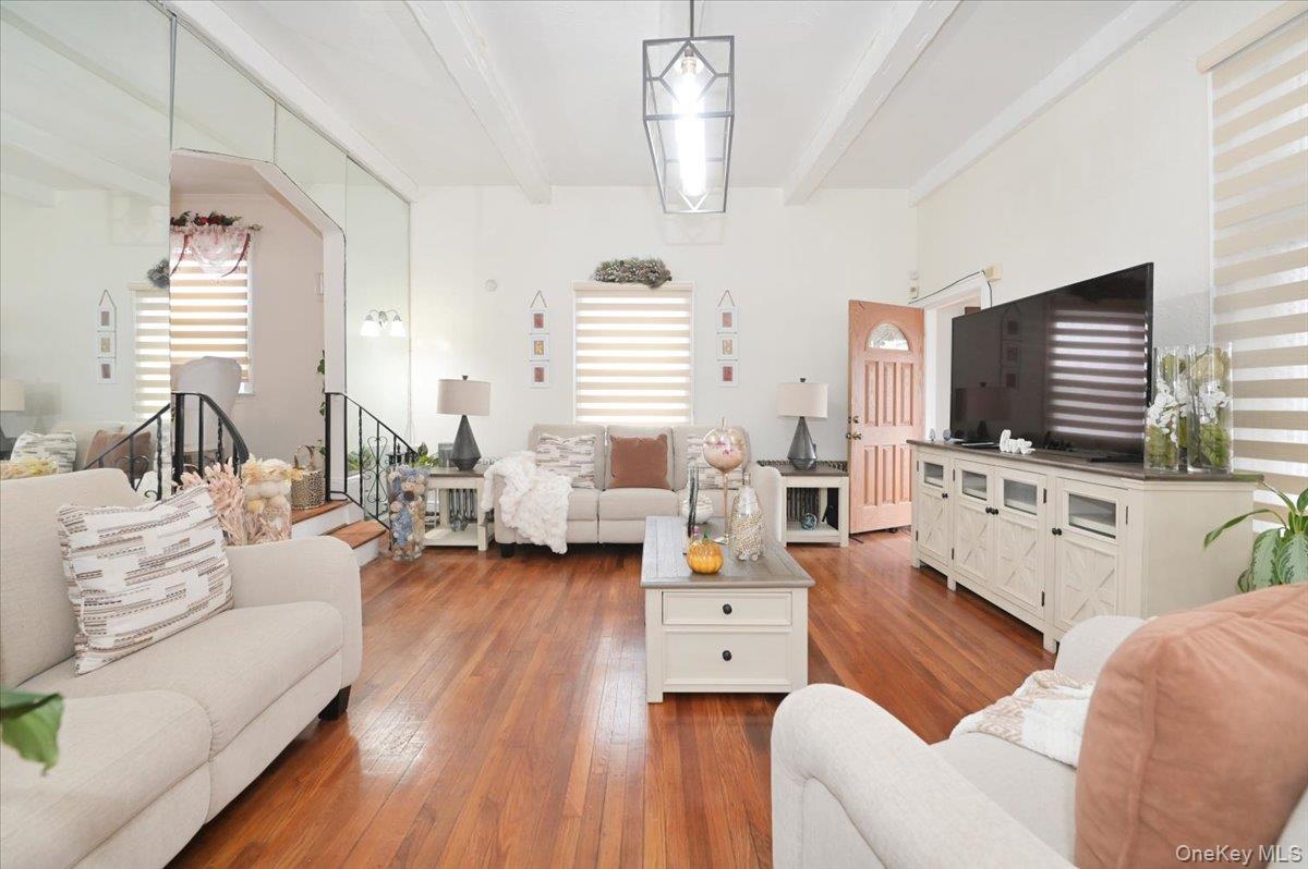 13071 225th Street Property Photo 3