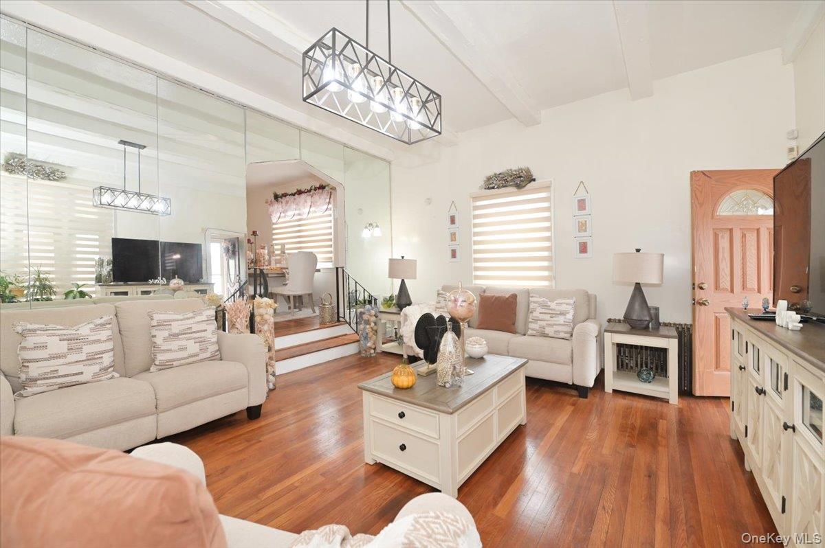 13071 225th Street Property Photo 4