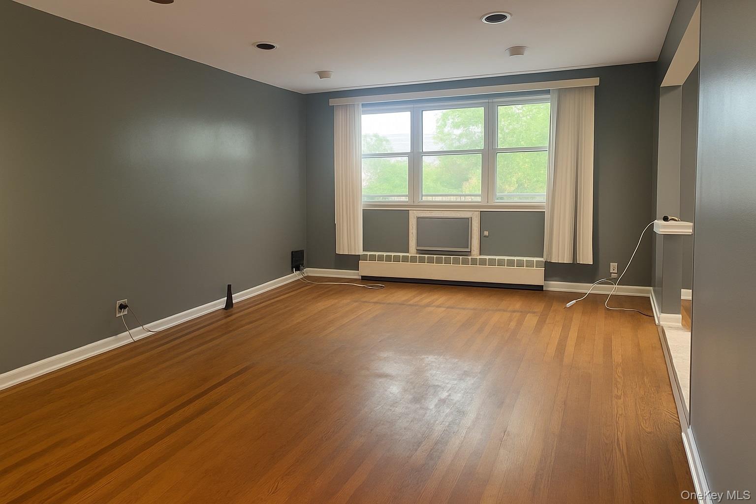 1258 E 56th Street Property Photo 7