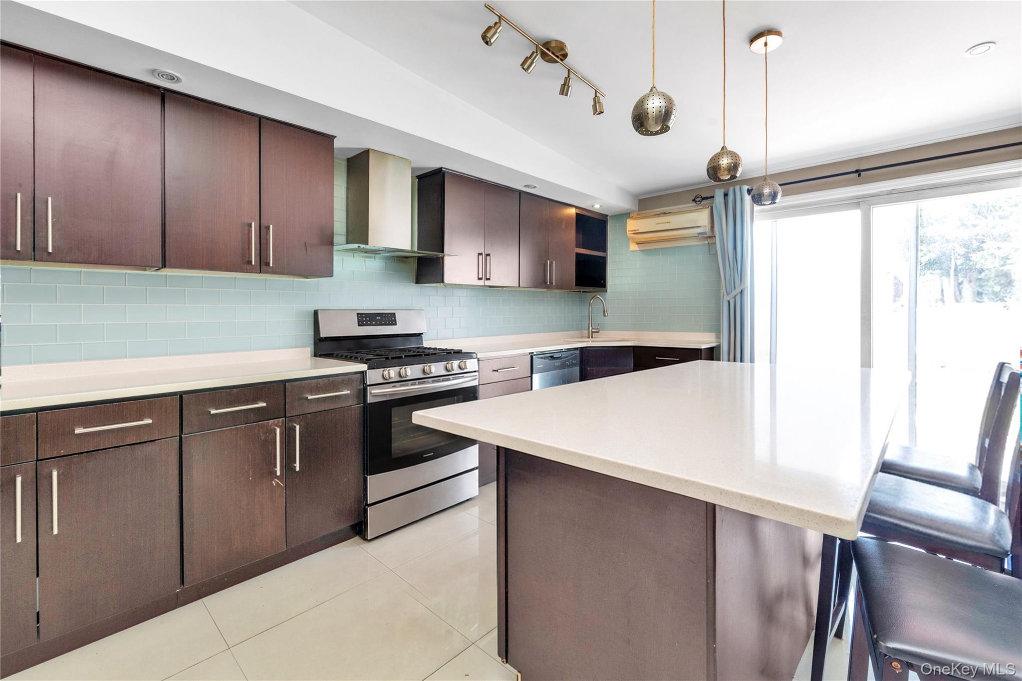 130 Custer Avenue Property Photo 3