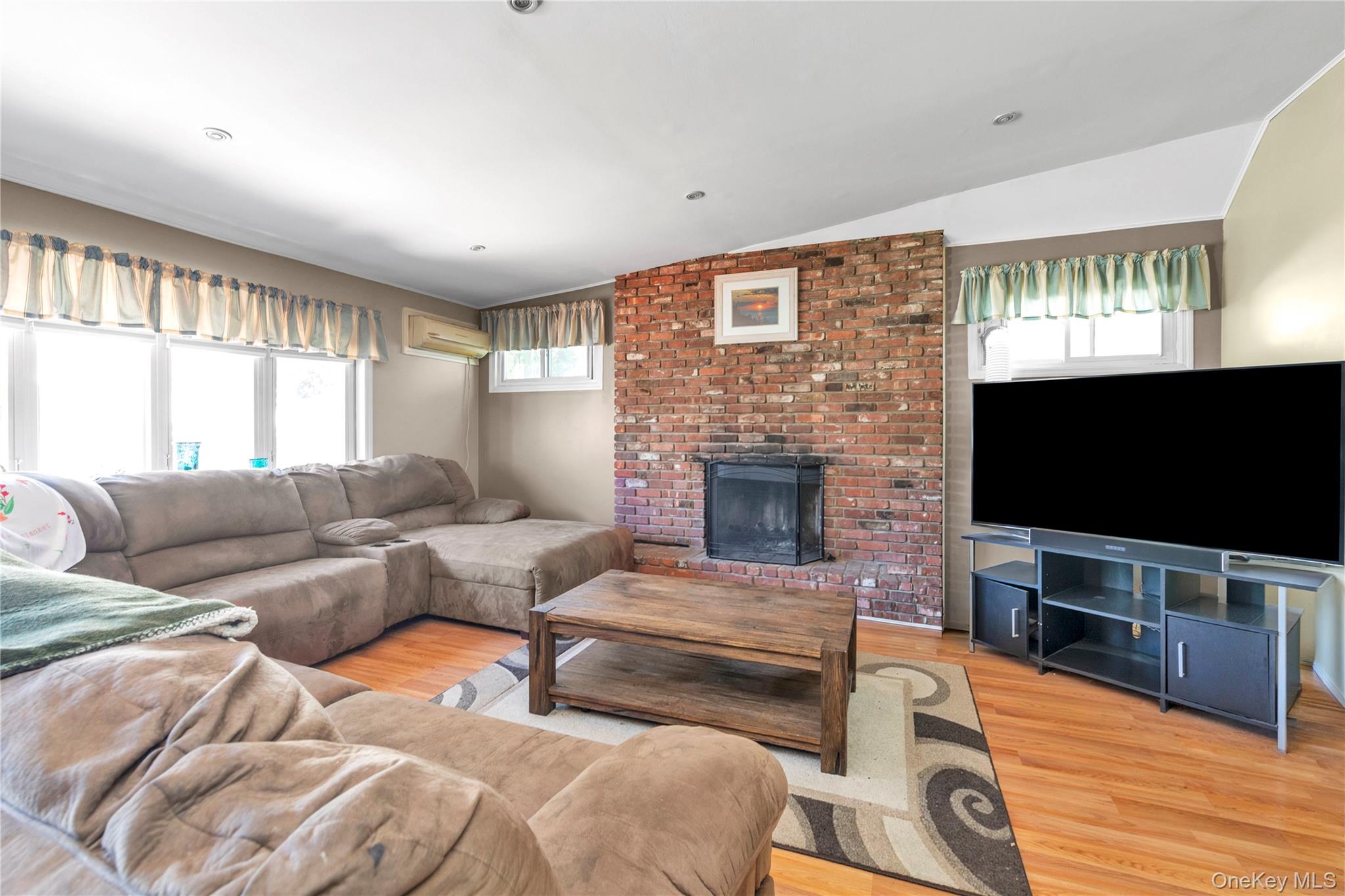 130 Custer Avenue Property Photo 7
