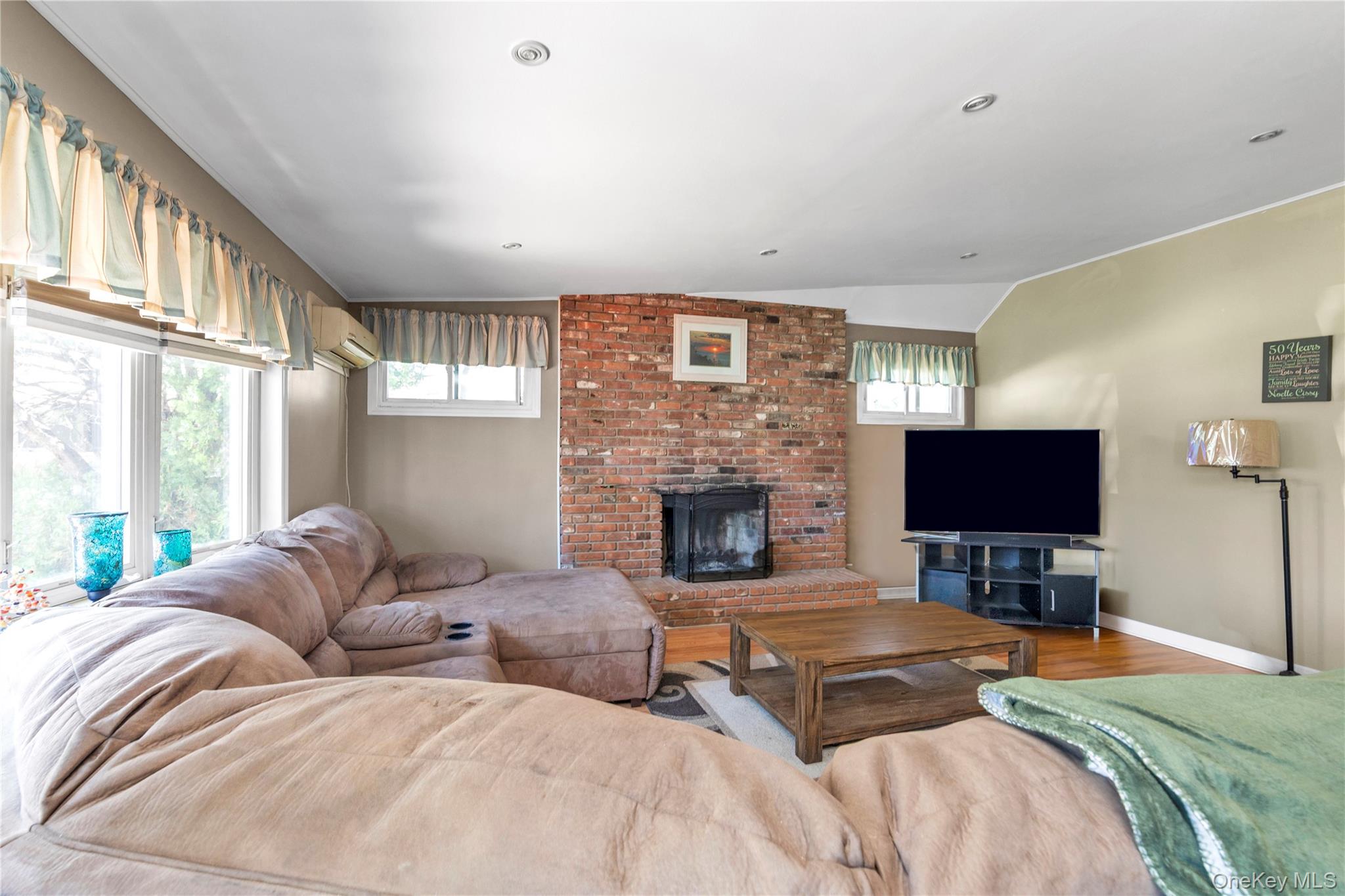 130 Custer Avenue Property Photo 8