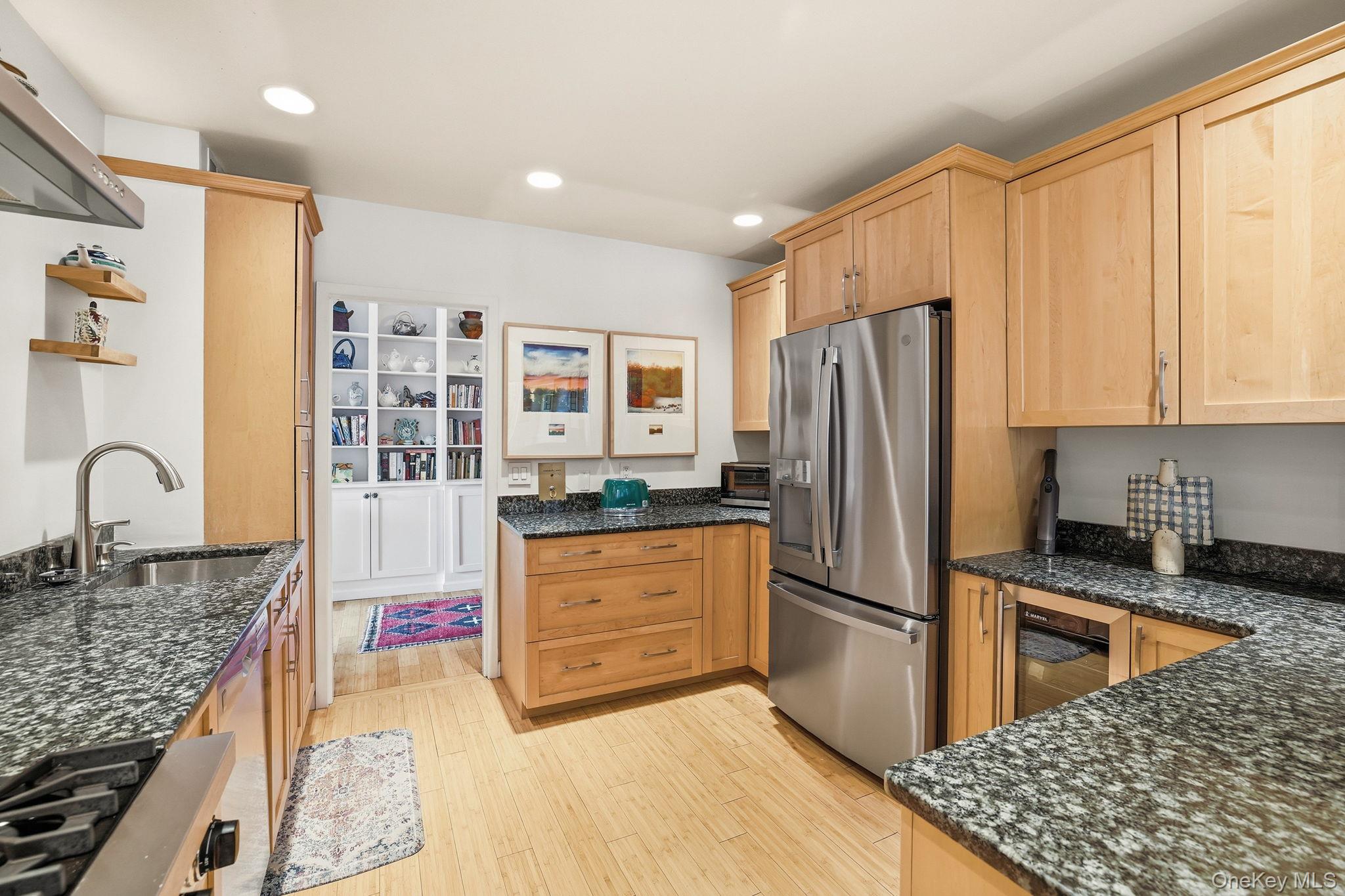 16 Rockledge Avenue 2e2 Property Photo 21