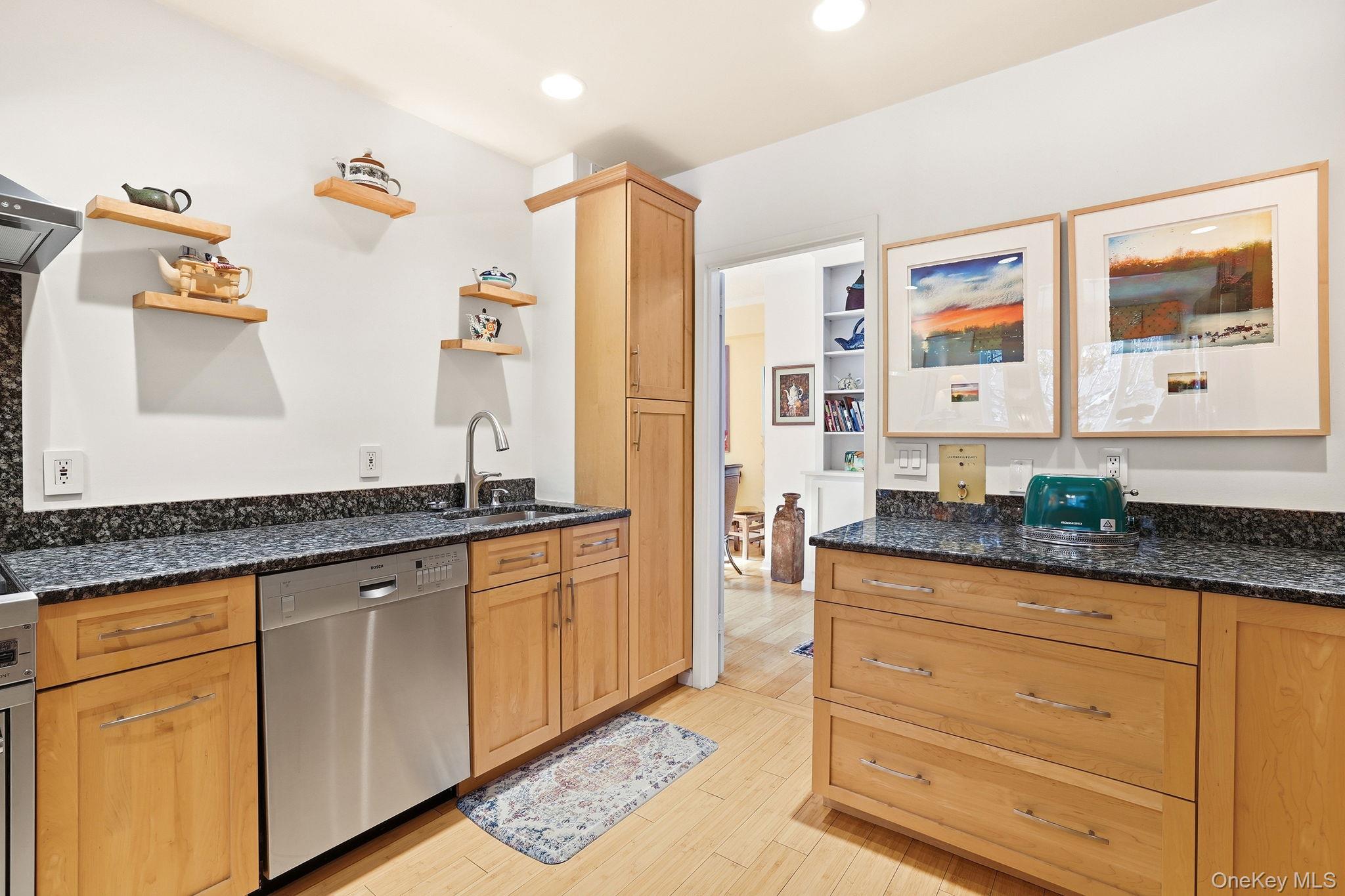 16 Rockledge Avenue 2e2 Property Photo 23