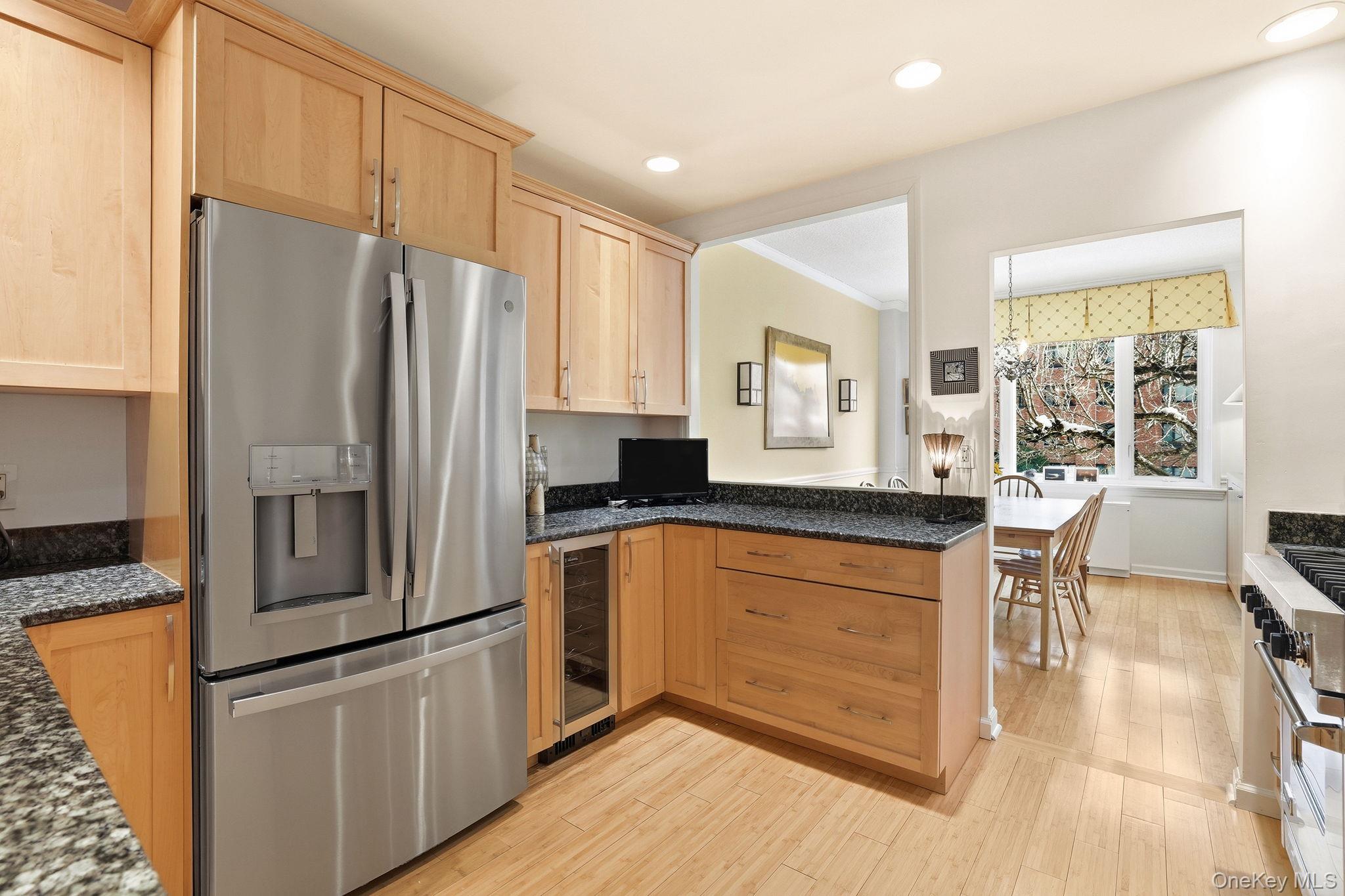 16 Rockledge Avenue 2e2 Property Photo 25