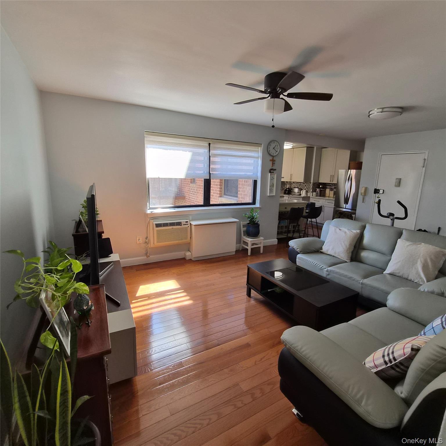 46-41 215 Street 2b Property Photo 4