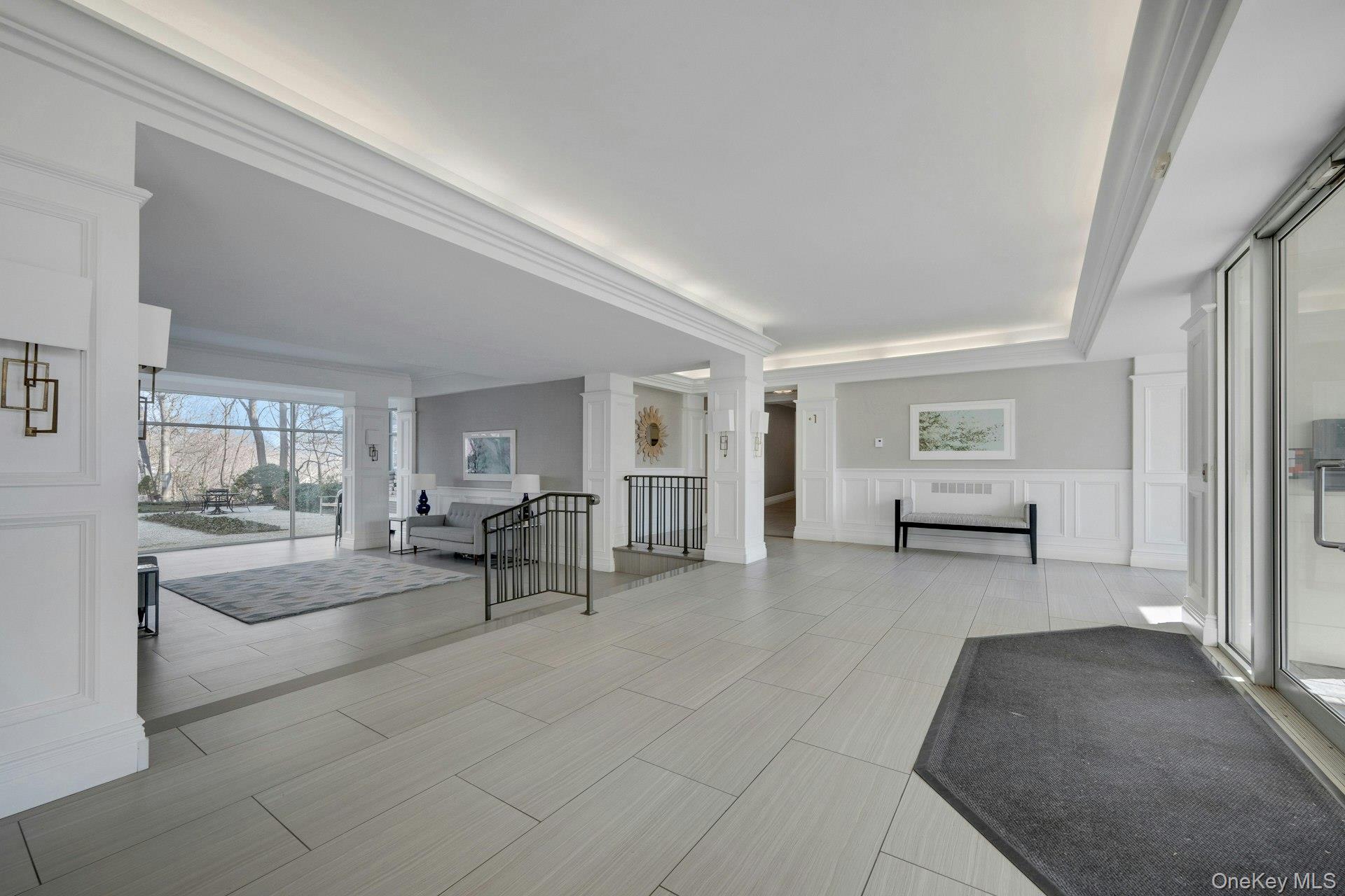 1 Stoneleigh Plaza 1t Property Photo 5