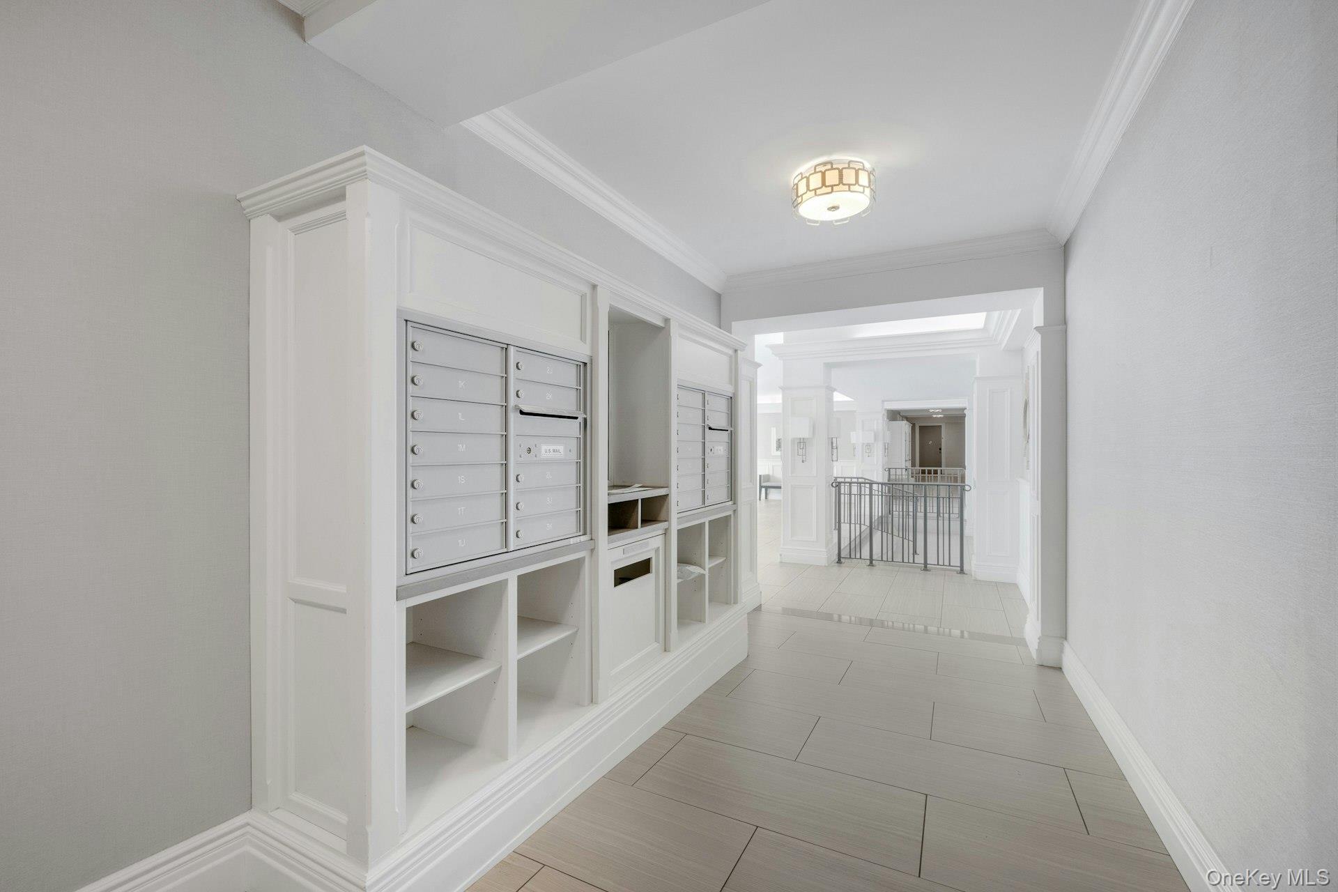 1 Stoneleigh Plaza 1t Property Photo 6