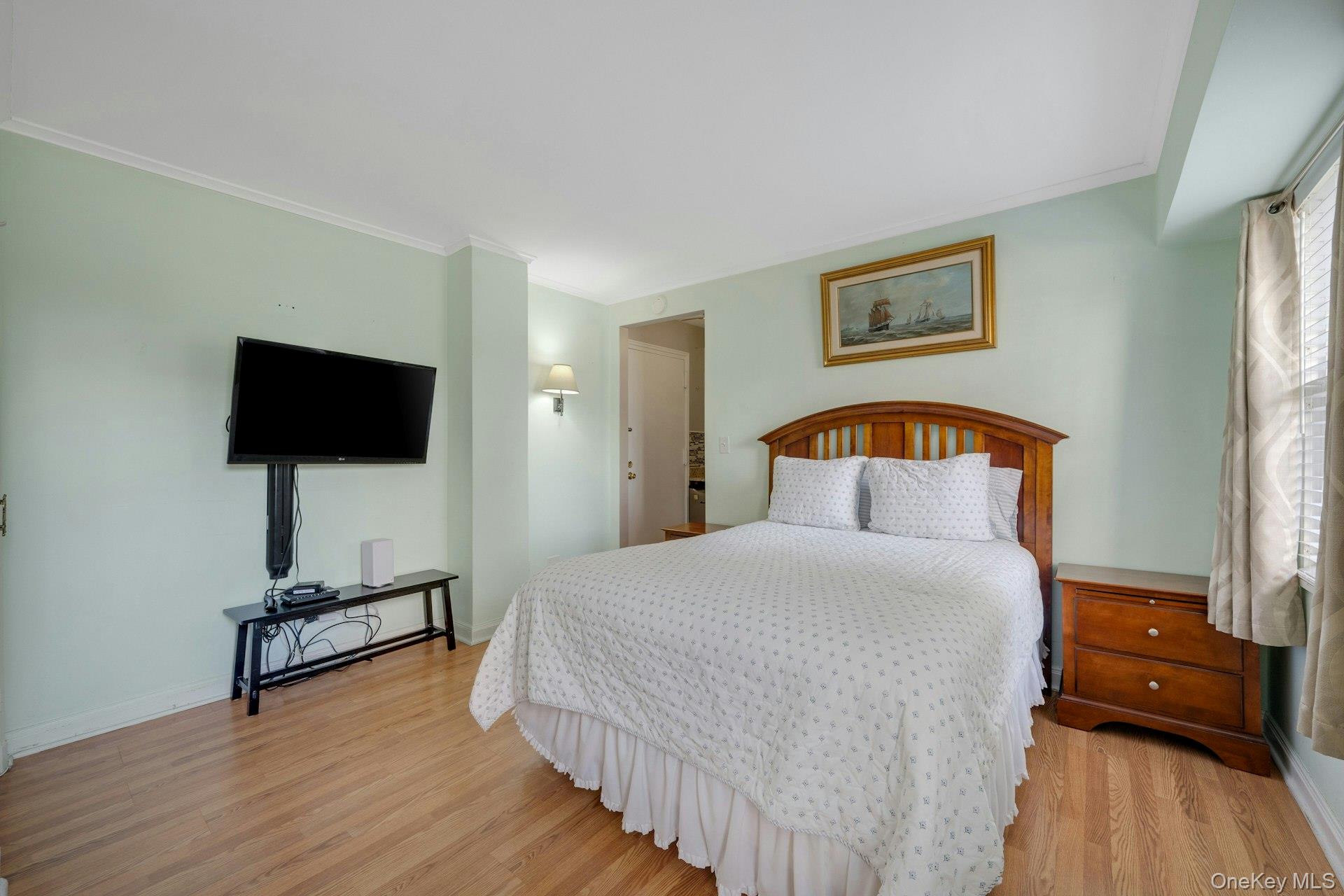 1 Stoneleigh Plaza 1t Property Photo 9