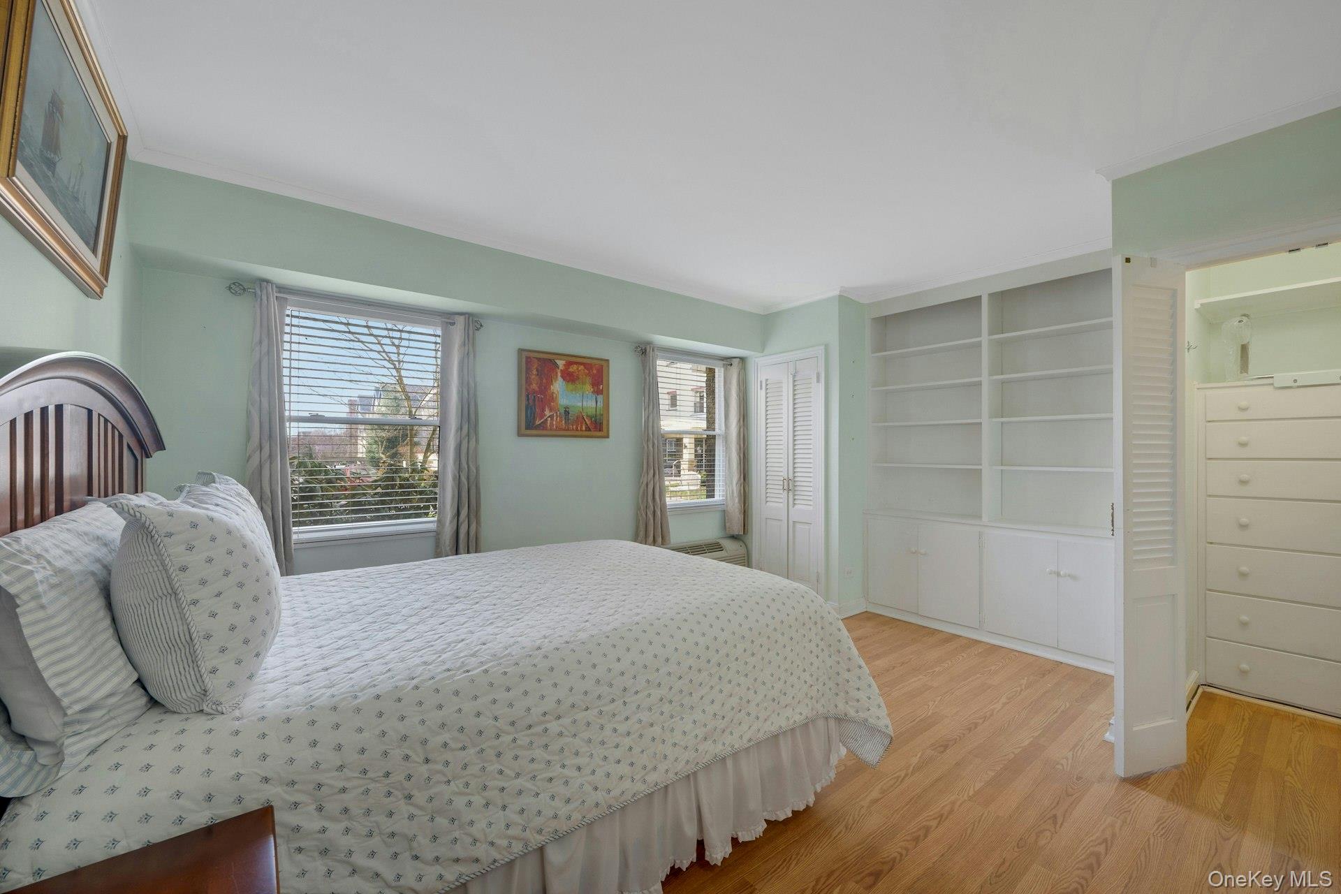 1 Stoneleigh Plaza 1t Property Photo 10