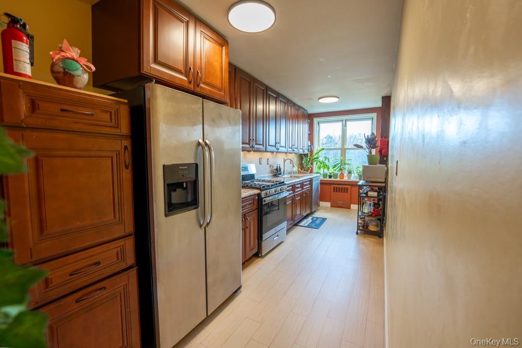 1304 Midland Avenue C25 Property Photo 12