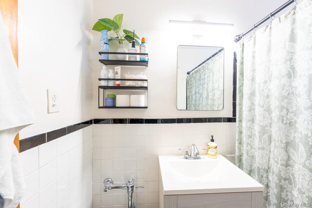 1304 Midland Avenue C25 Property Photo 13