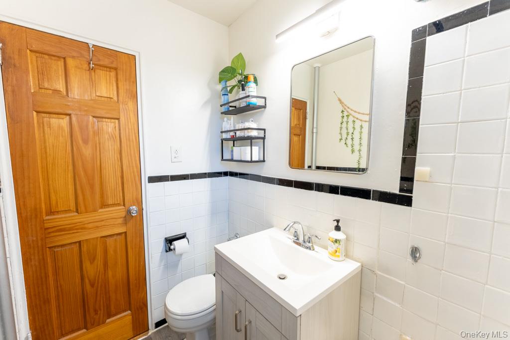 1304 Midland Avenue C25 Property Photo 14