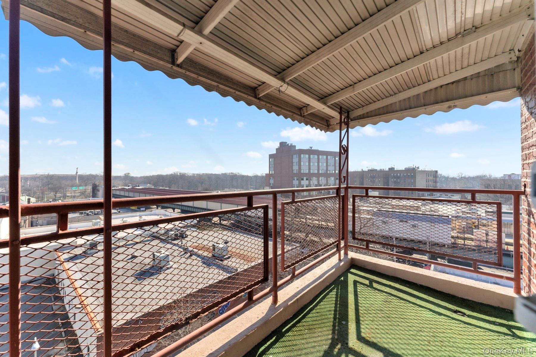 2015 Saint Paul Avenue 6I Property Photo 1